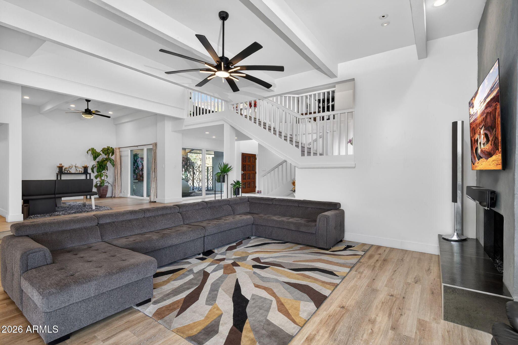 LINCOLN HILLS - Residential