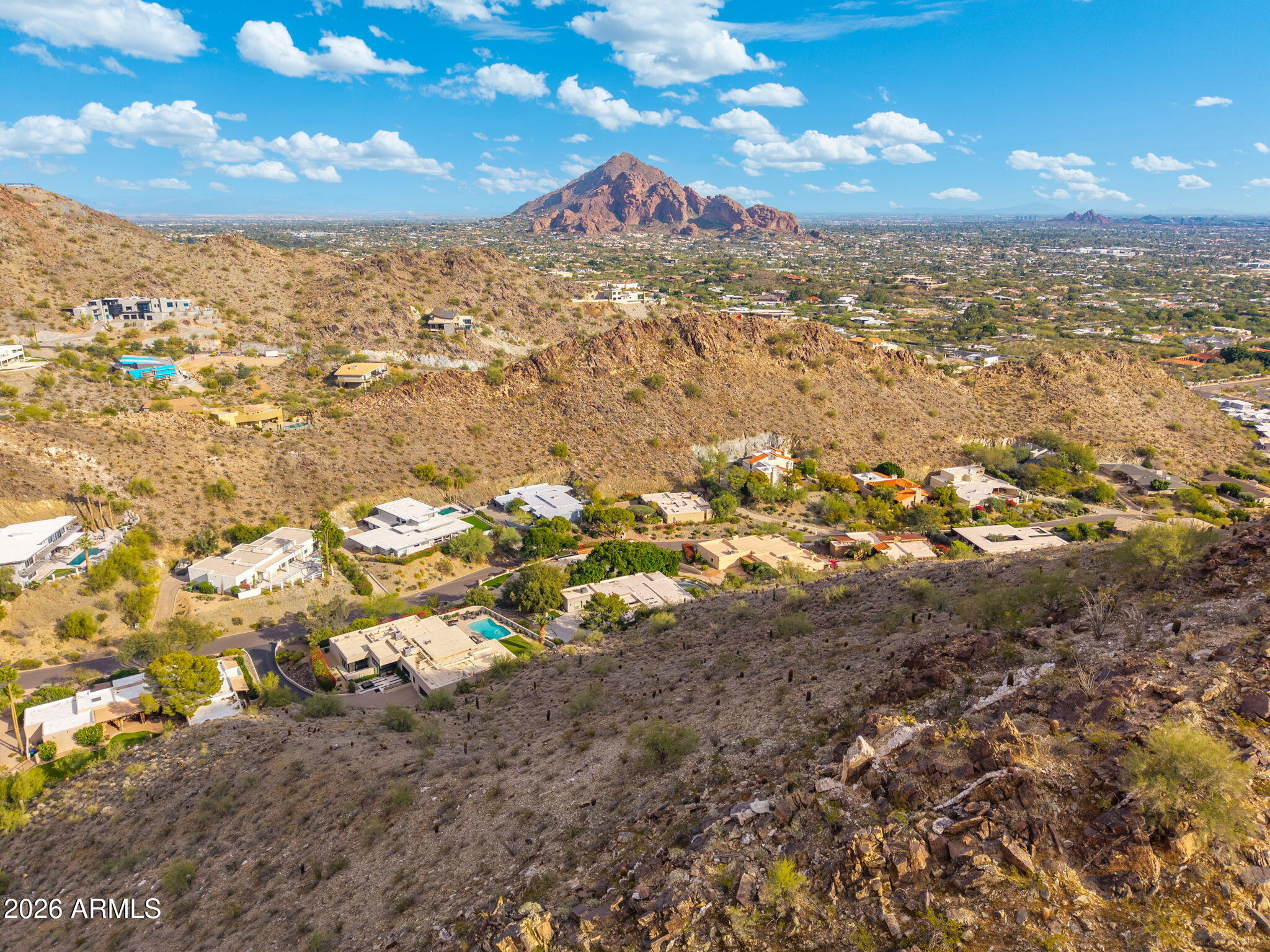 LINCOLN HILLS - Residential