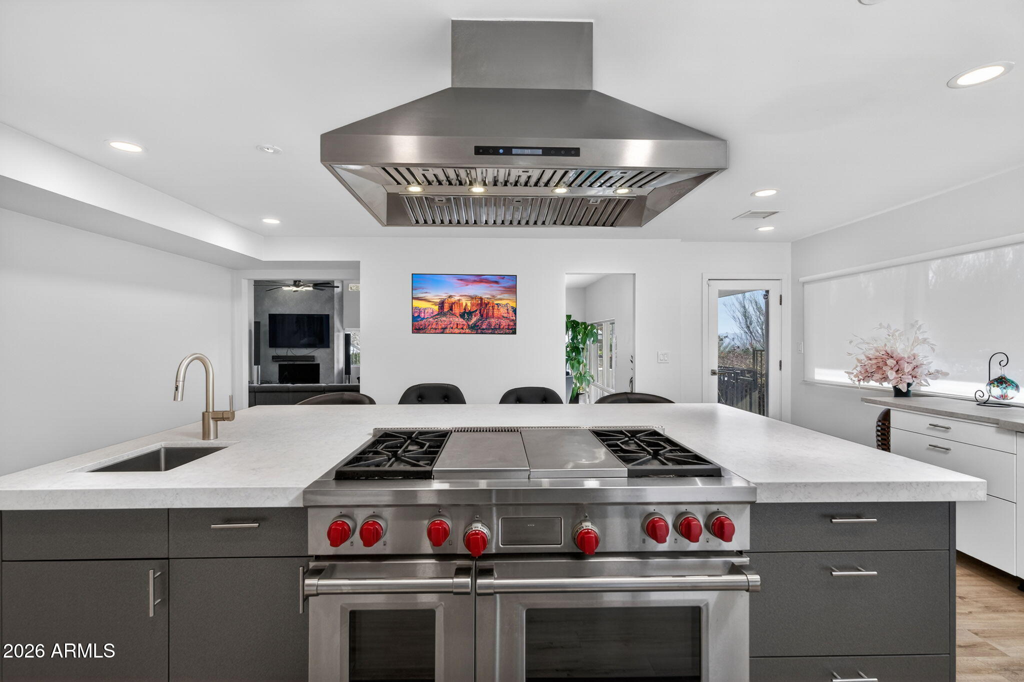 LINCOLN HILLS - Residential