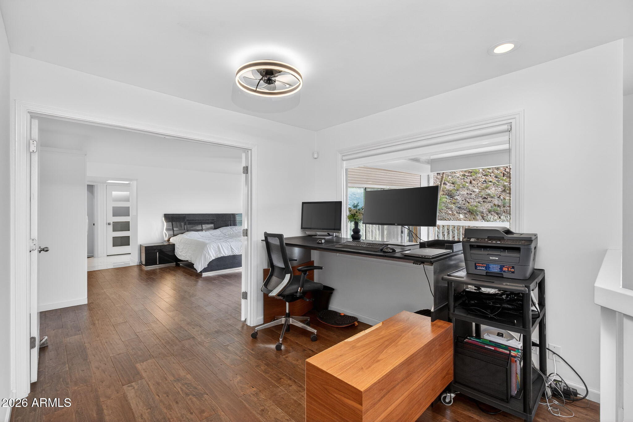 LINCOLN HILLS - Residential