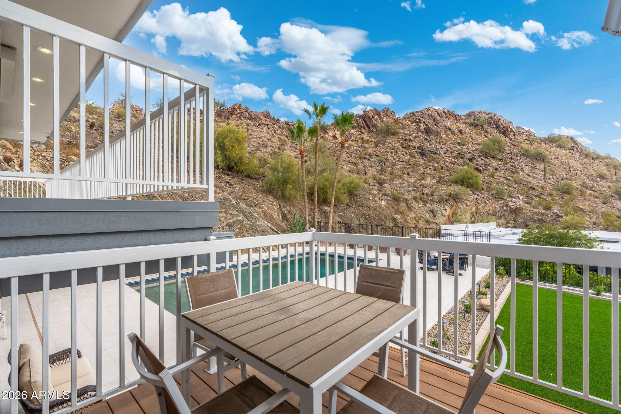 LINCOLN HILLS - Residential