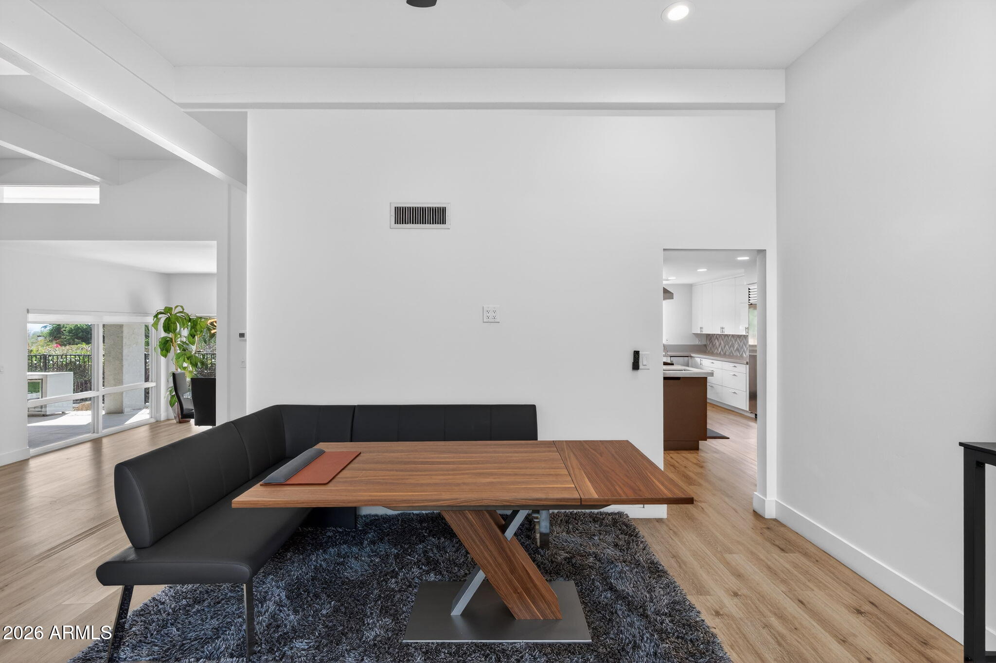 LINCOLN HILLS - Residential