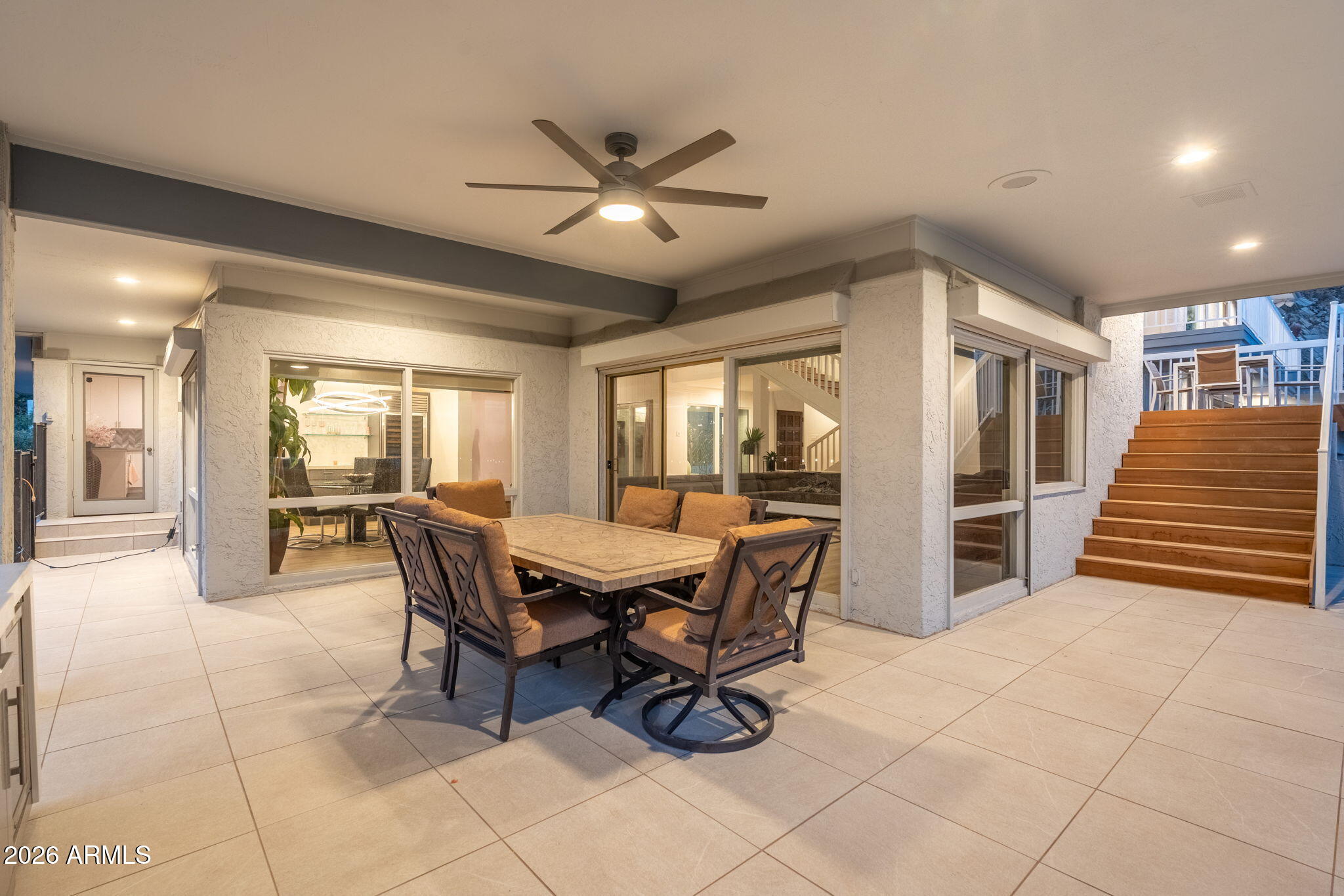 LINCOLN HILLS - Residential