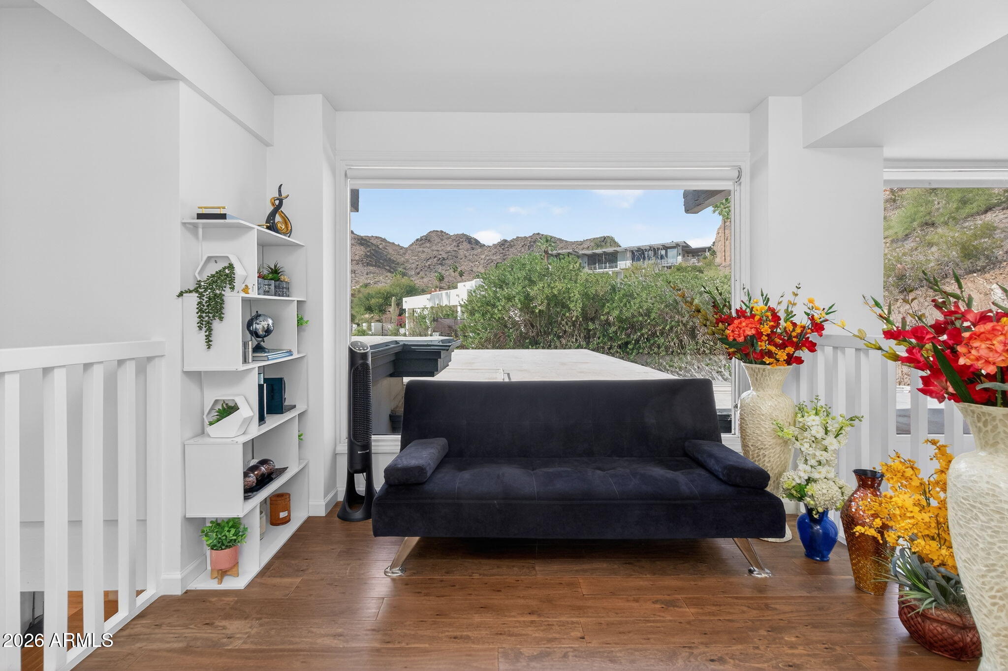 LINCOLN HILLS - Residential