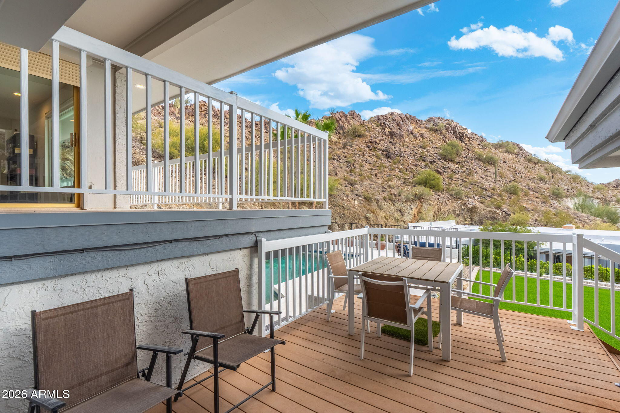 LINCOLN HILLS - Residential