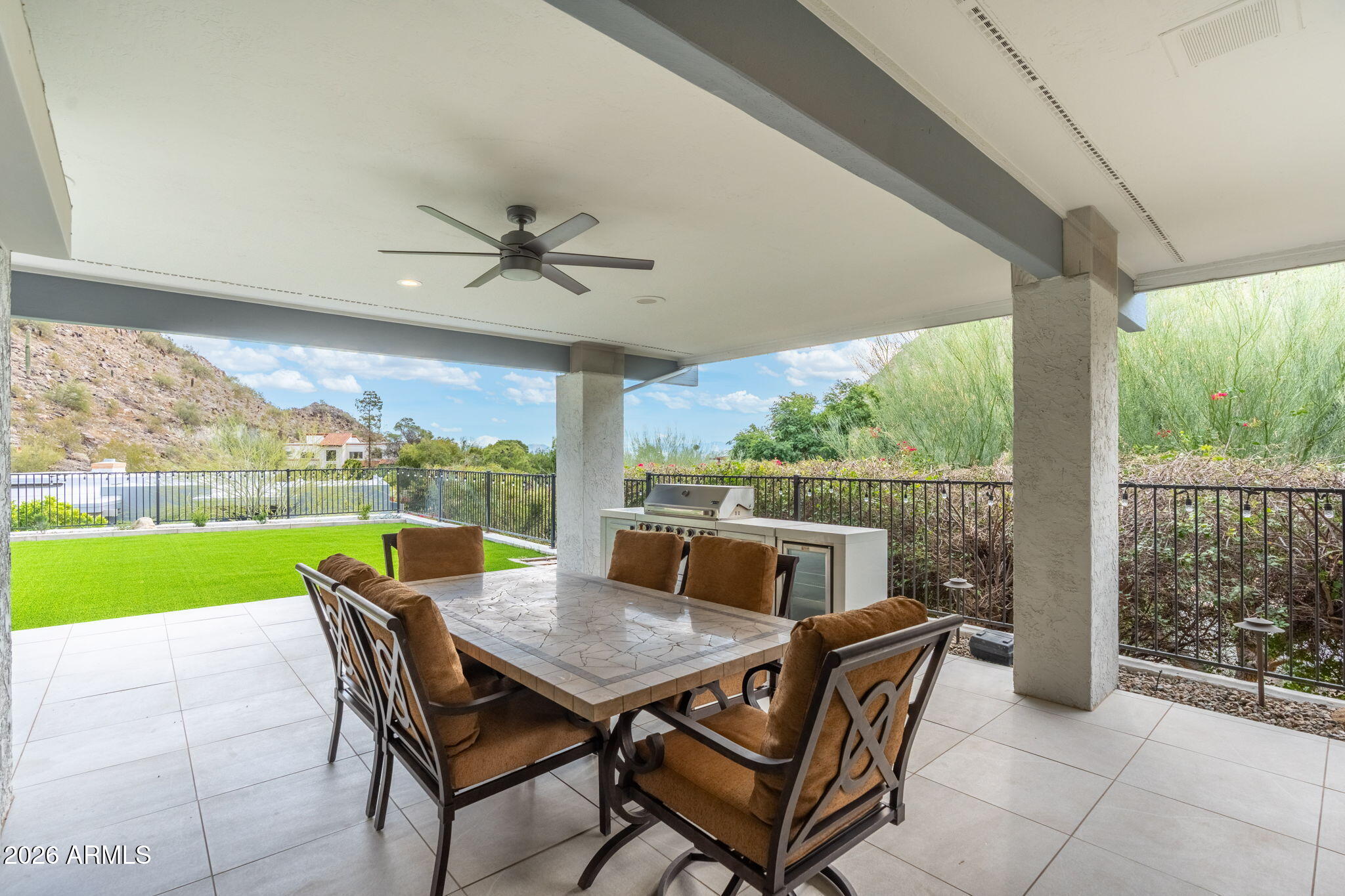 LINCOLN HILLS - Residential
