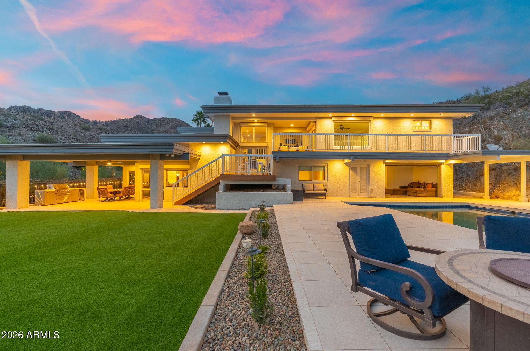 LINCOLN HILLS - Residential