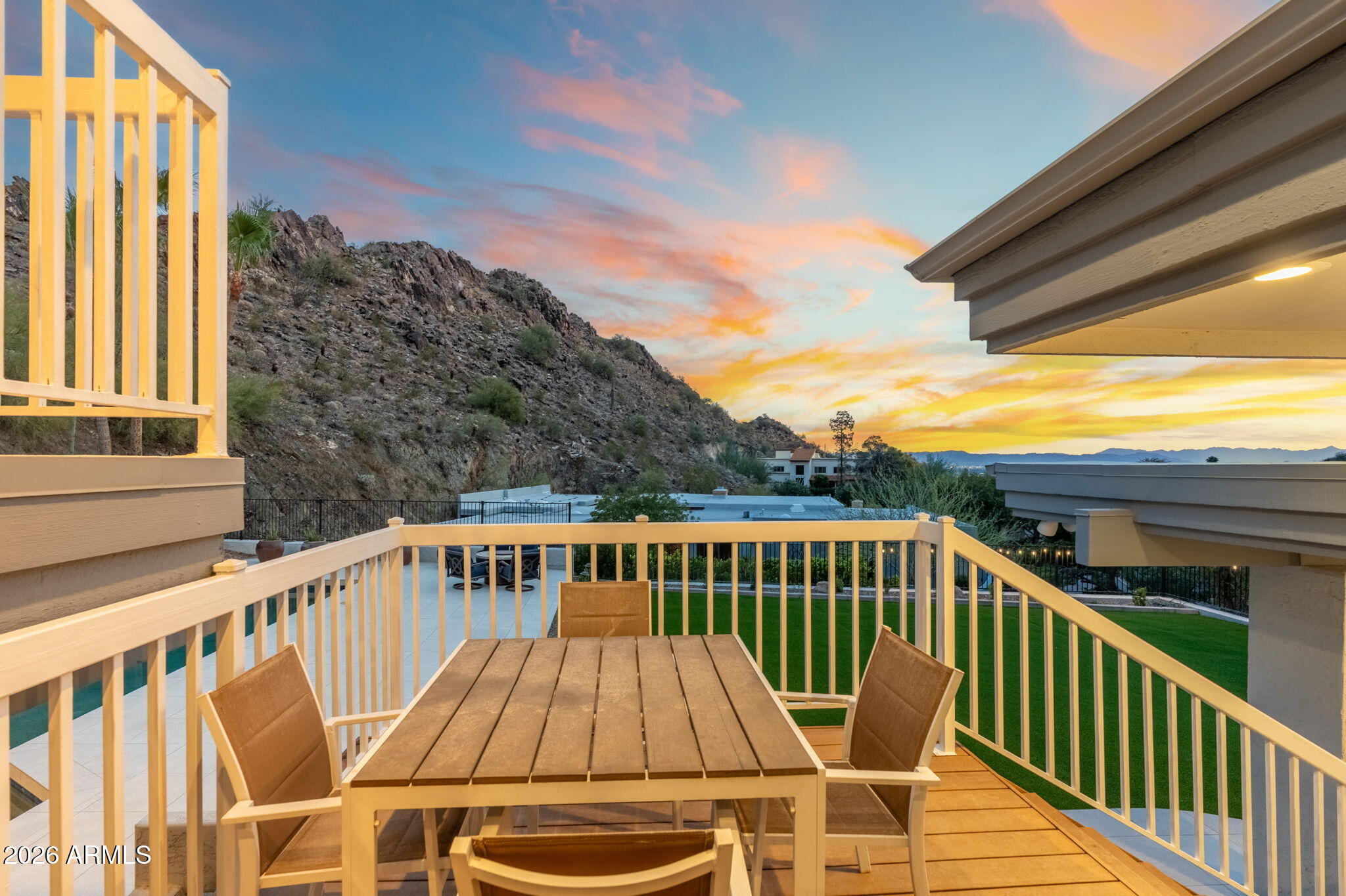 LINCOLN HILLS - Residential