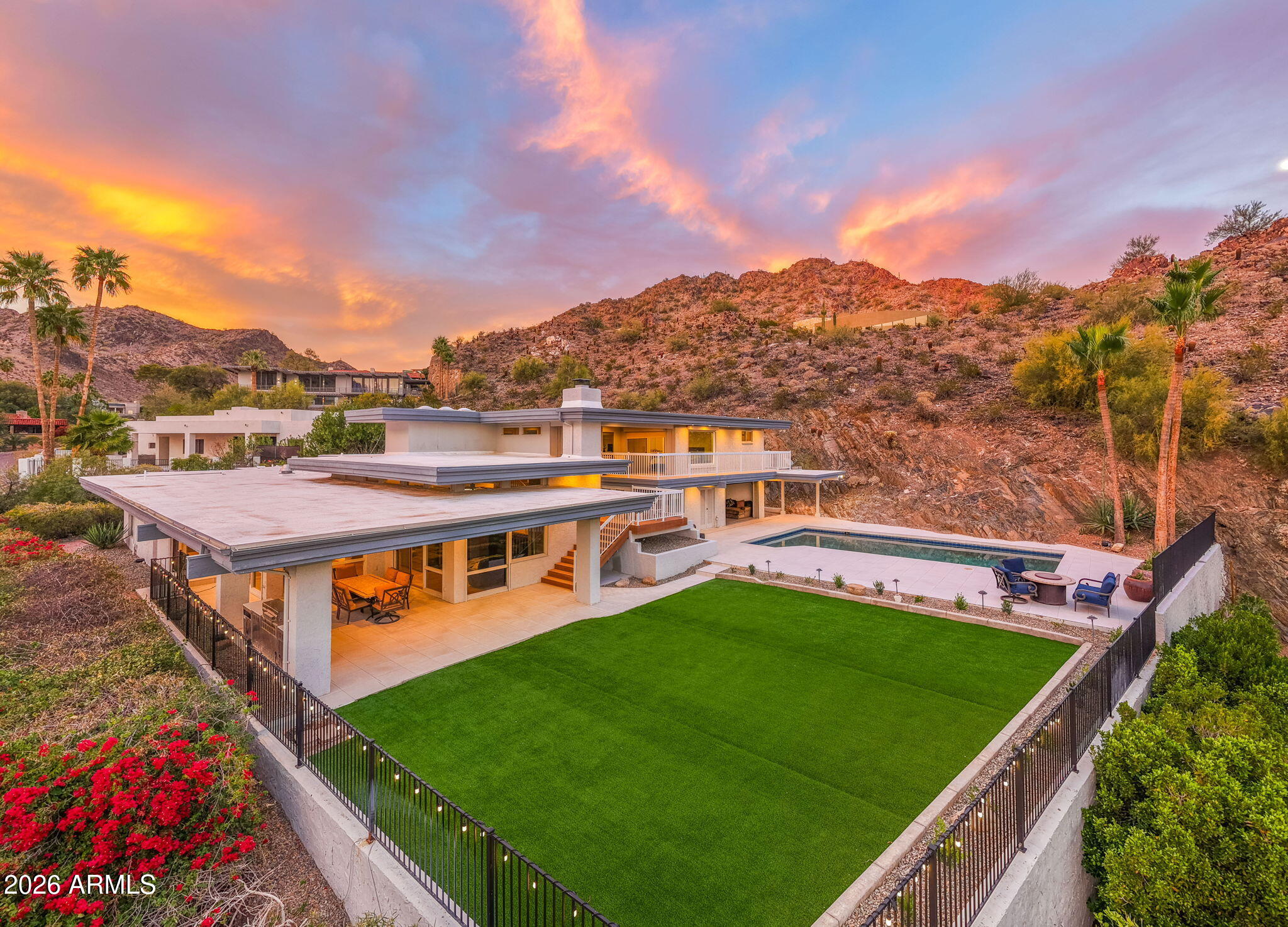 LINCOLN HILLS - Residential