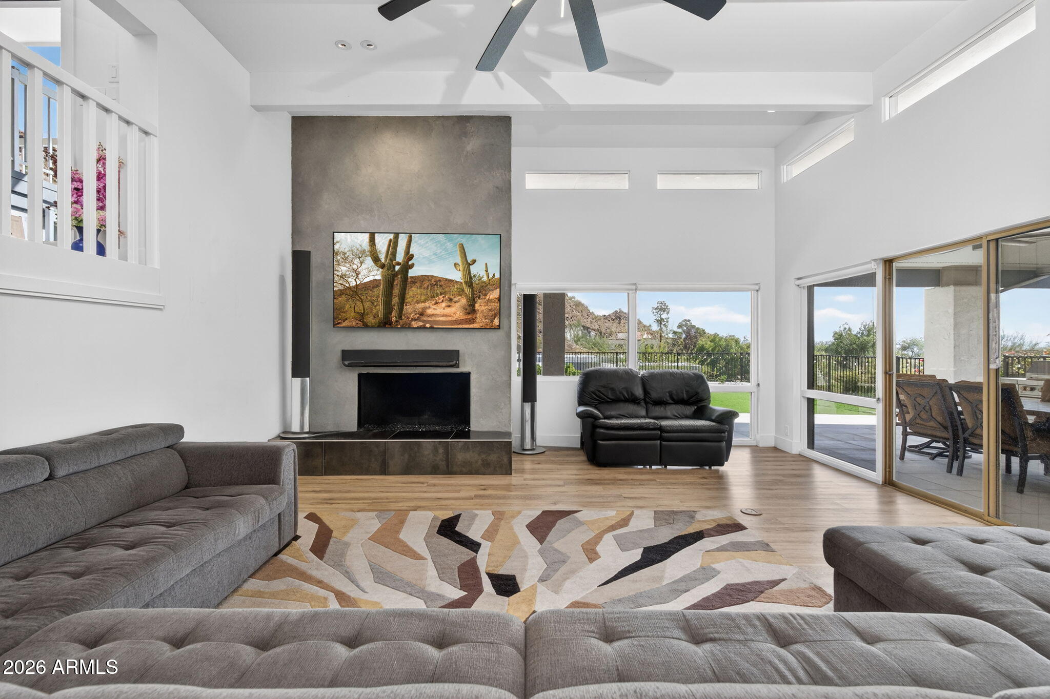 LINCOLN HILLS - Residential