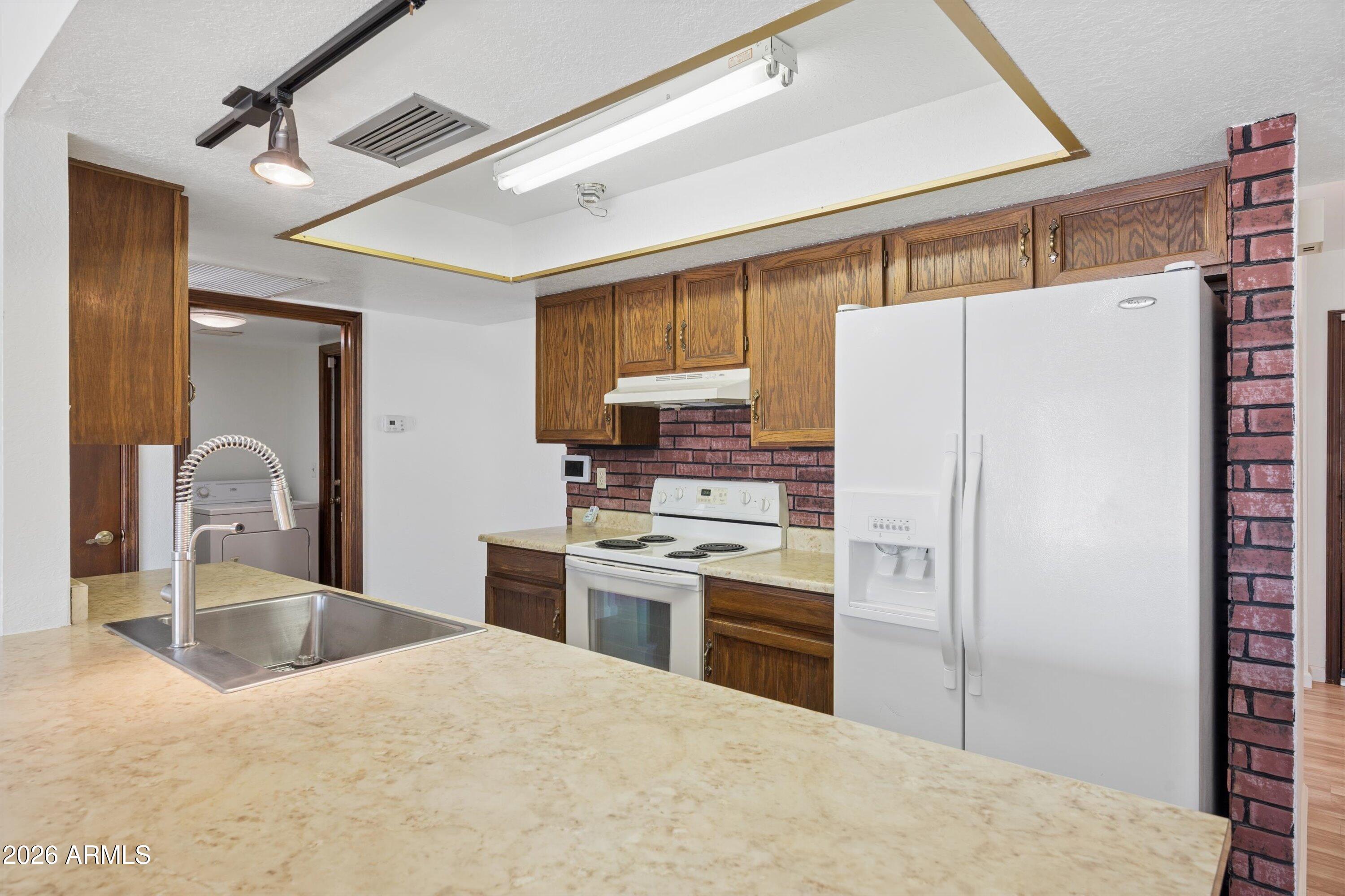 SOUTHMOORE UNIT 2 - Residential