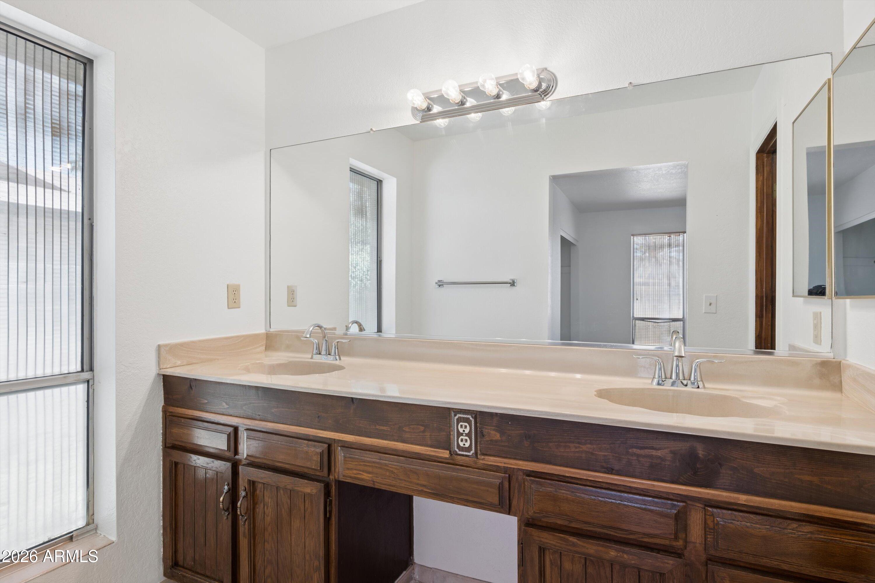 SOUTHMOORE UNIT 2 - Residential