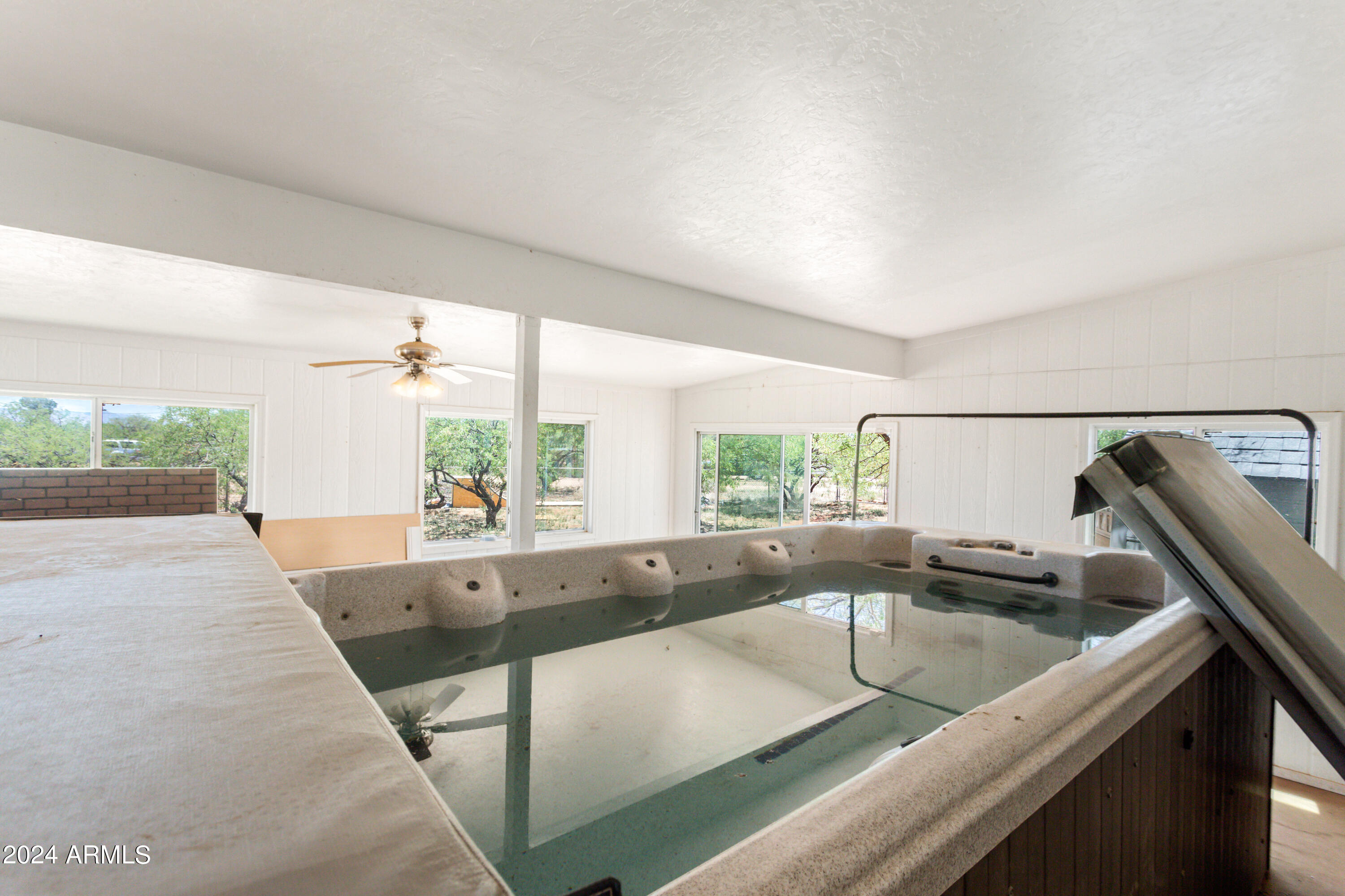 PRESIDENTIAL ESTATES - Residential