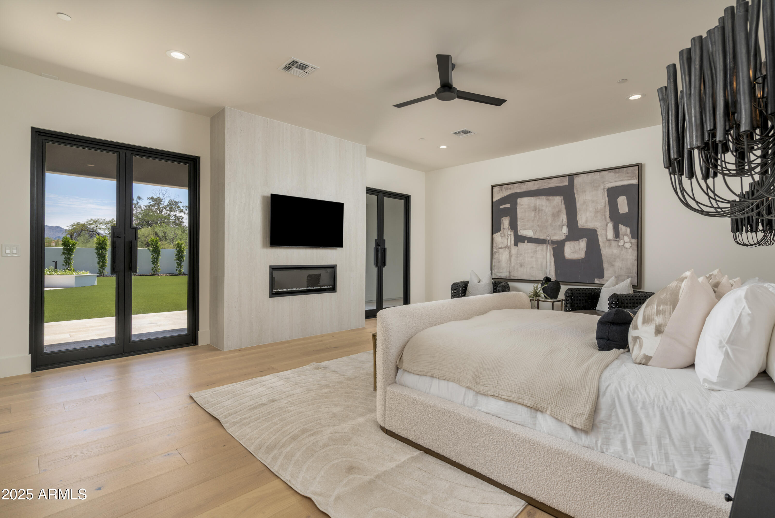 PINNACLE PARADISE - Residential