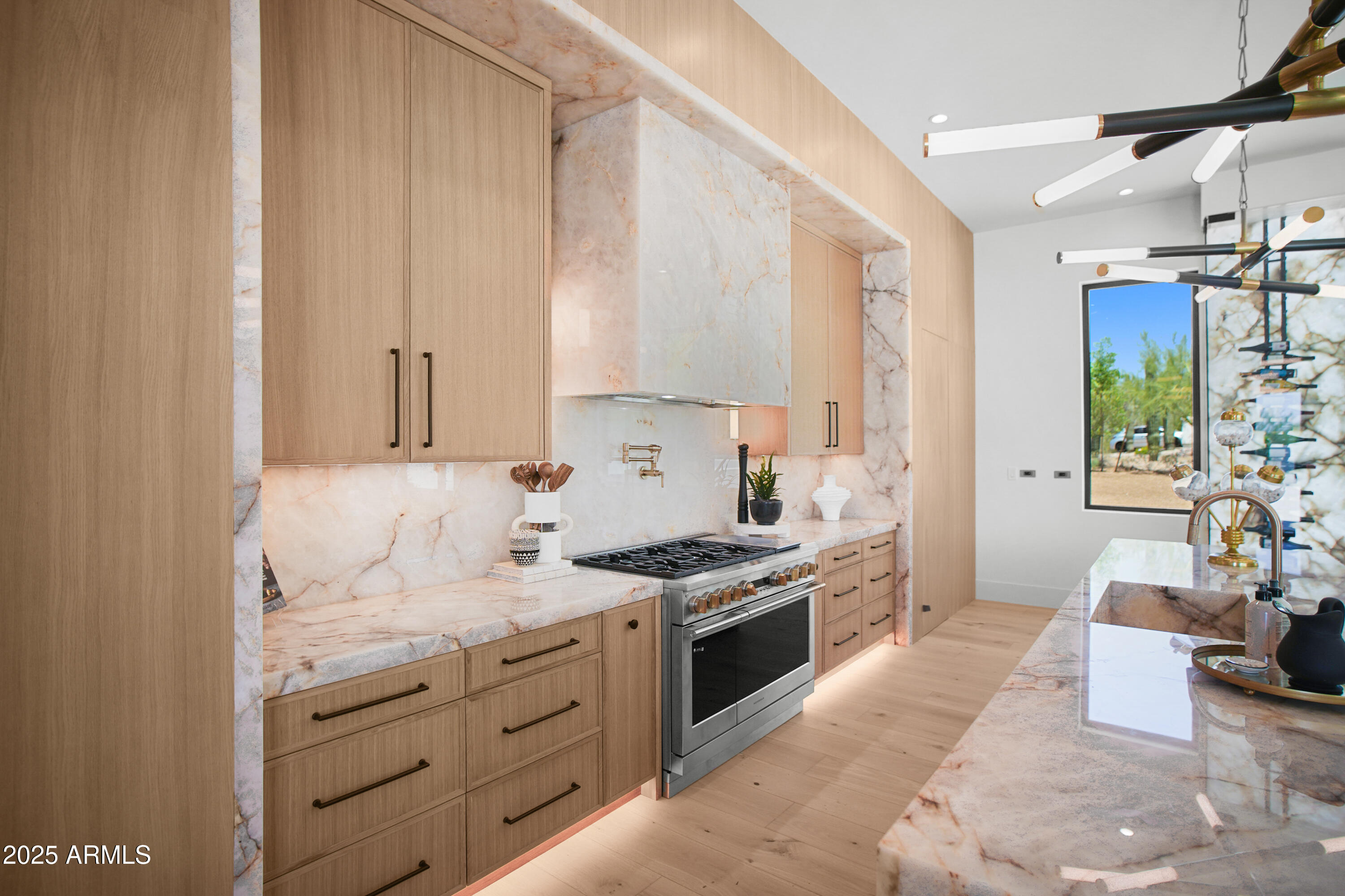 PINNACLE PARADISE - Residential