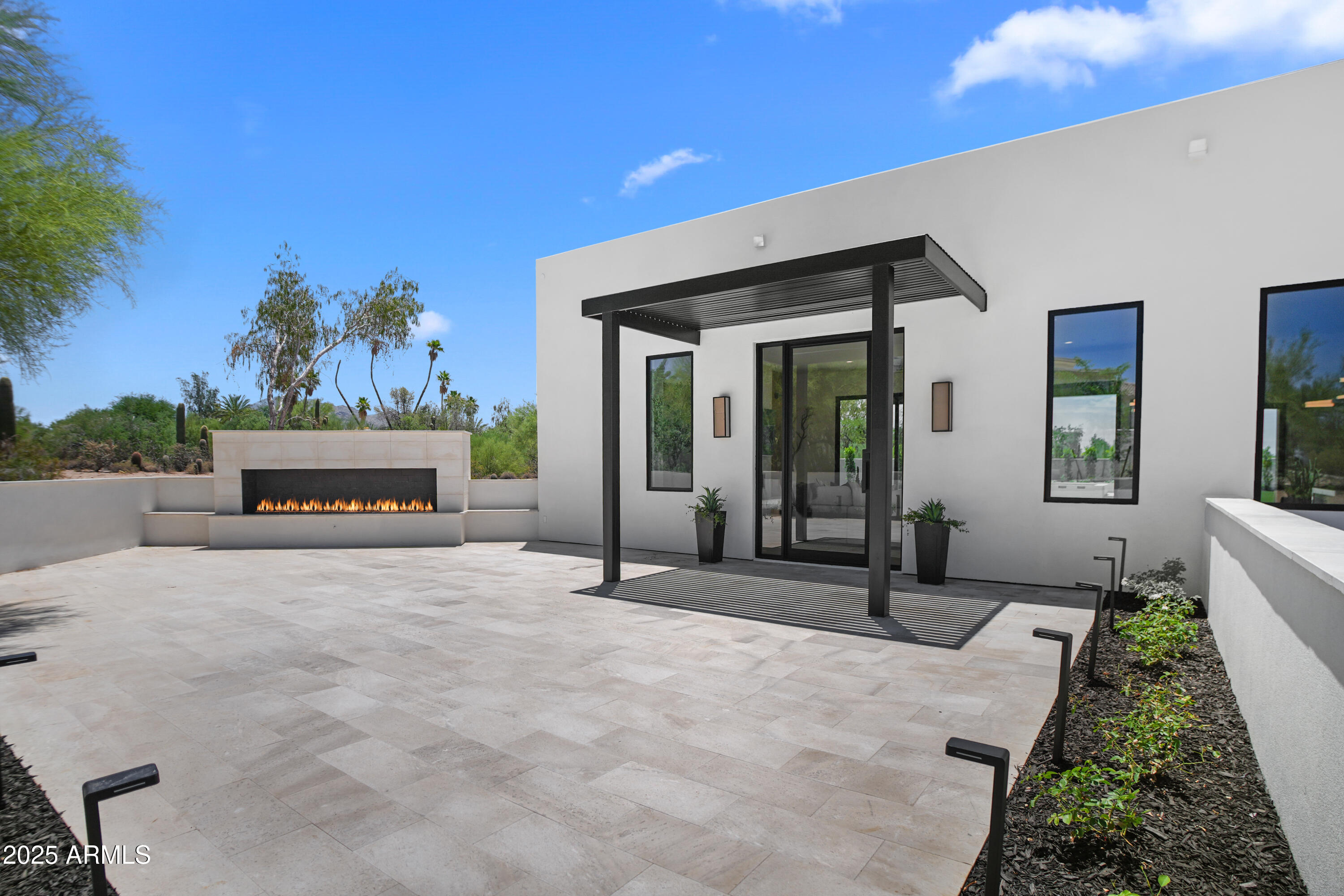 PINNACLE PARADISE - Residential