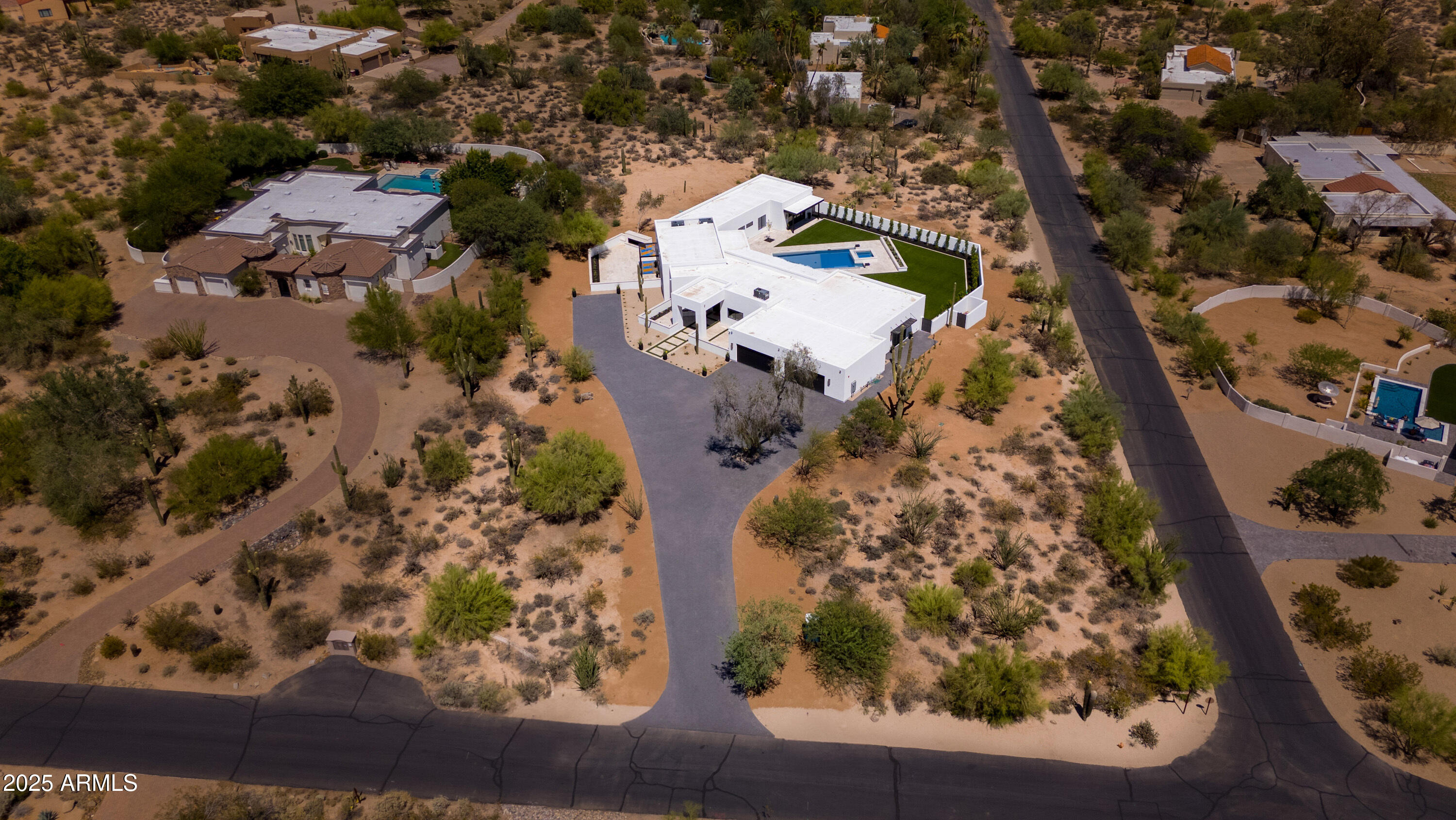 PINNACLE PARADISE - Residential