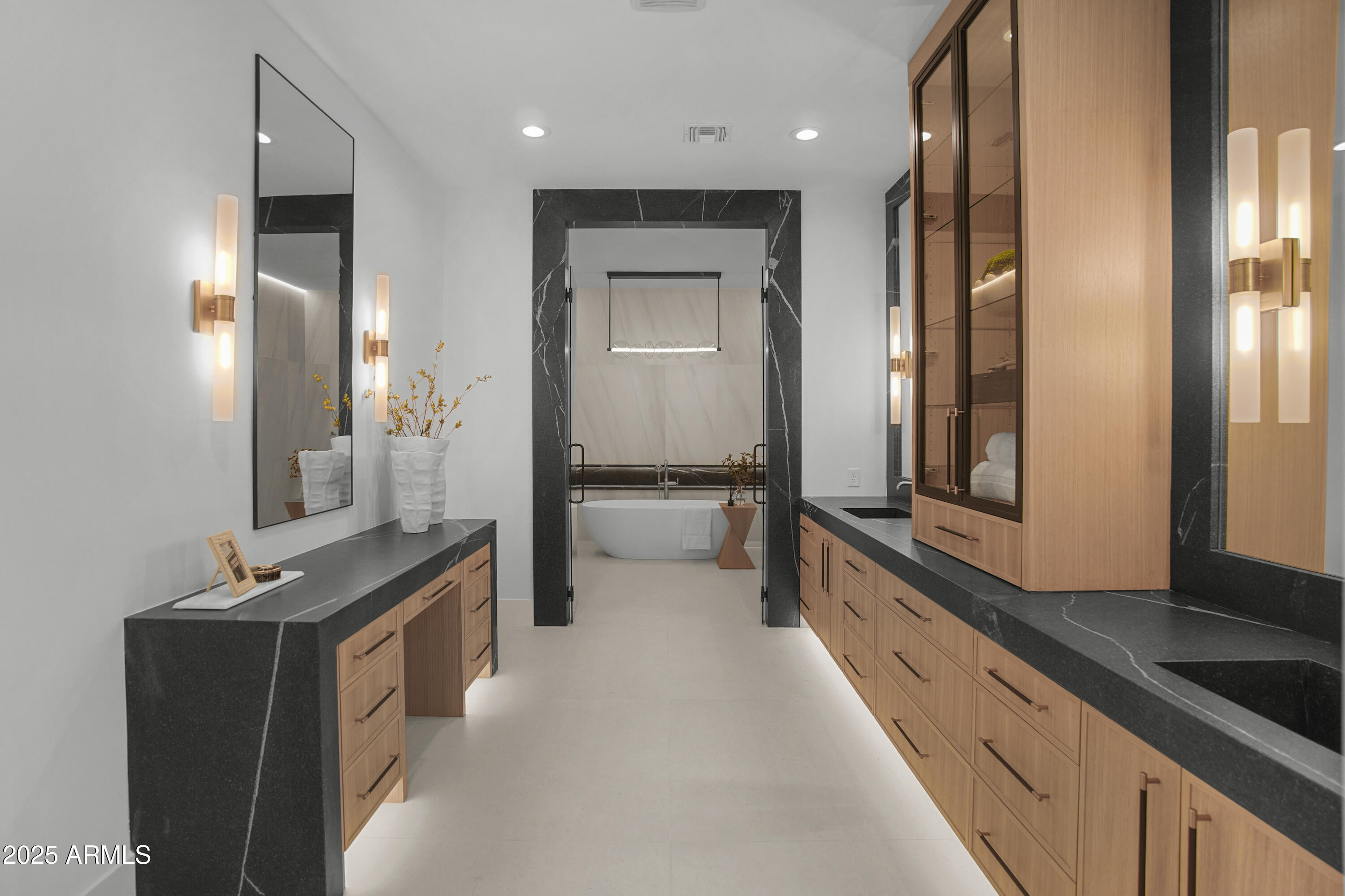 PINNACLE PARADISE - Residential