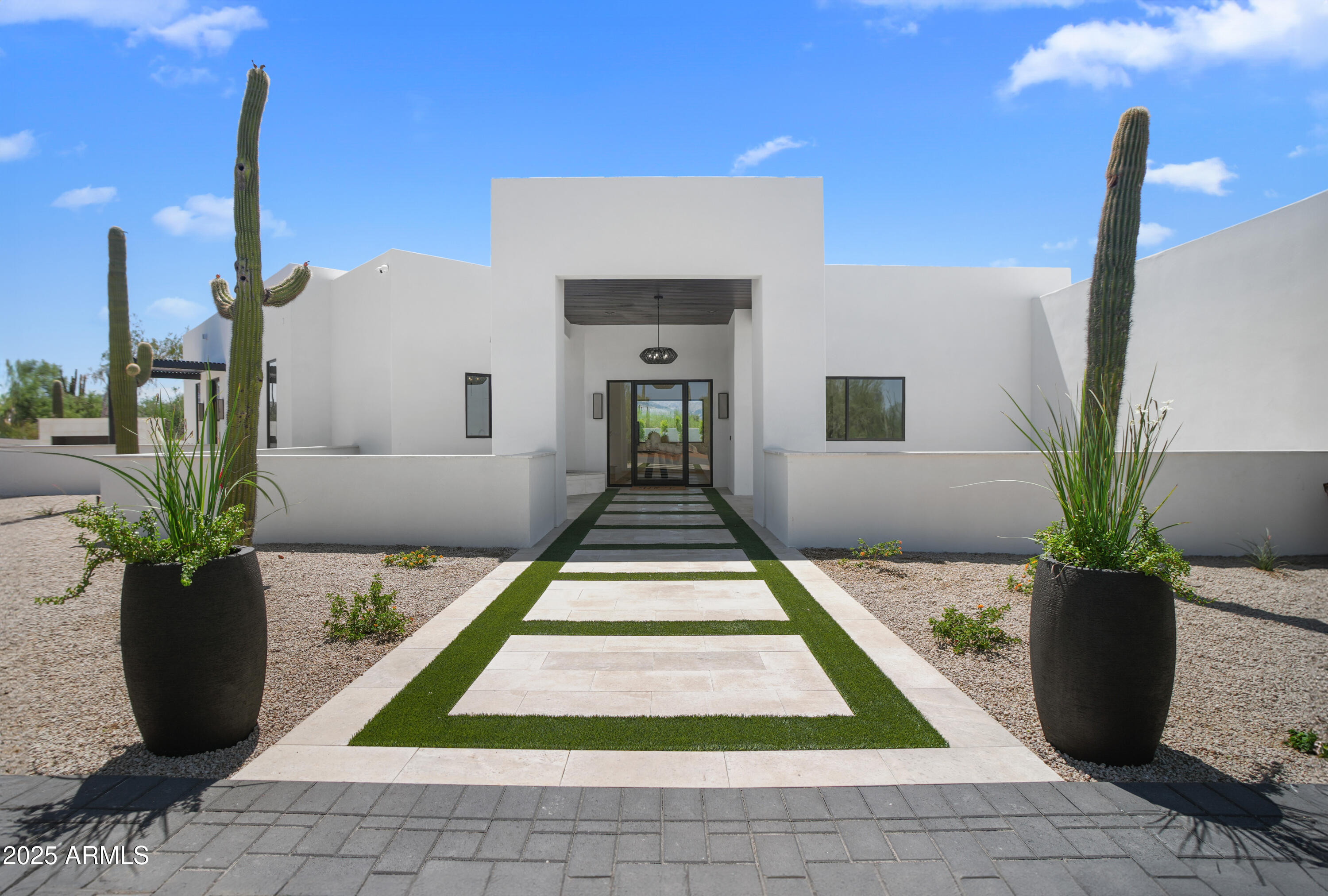 PINNACLE PARADISE - Residential
