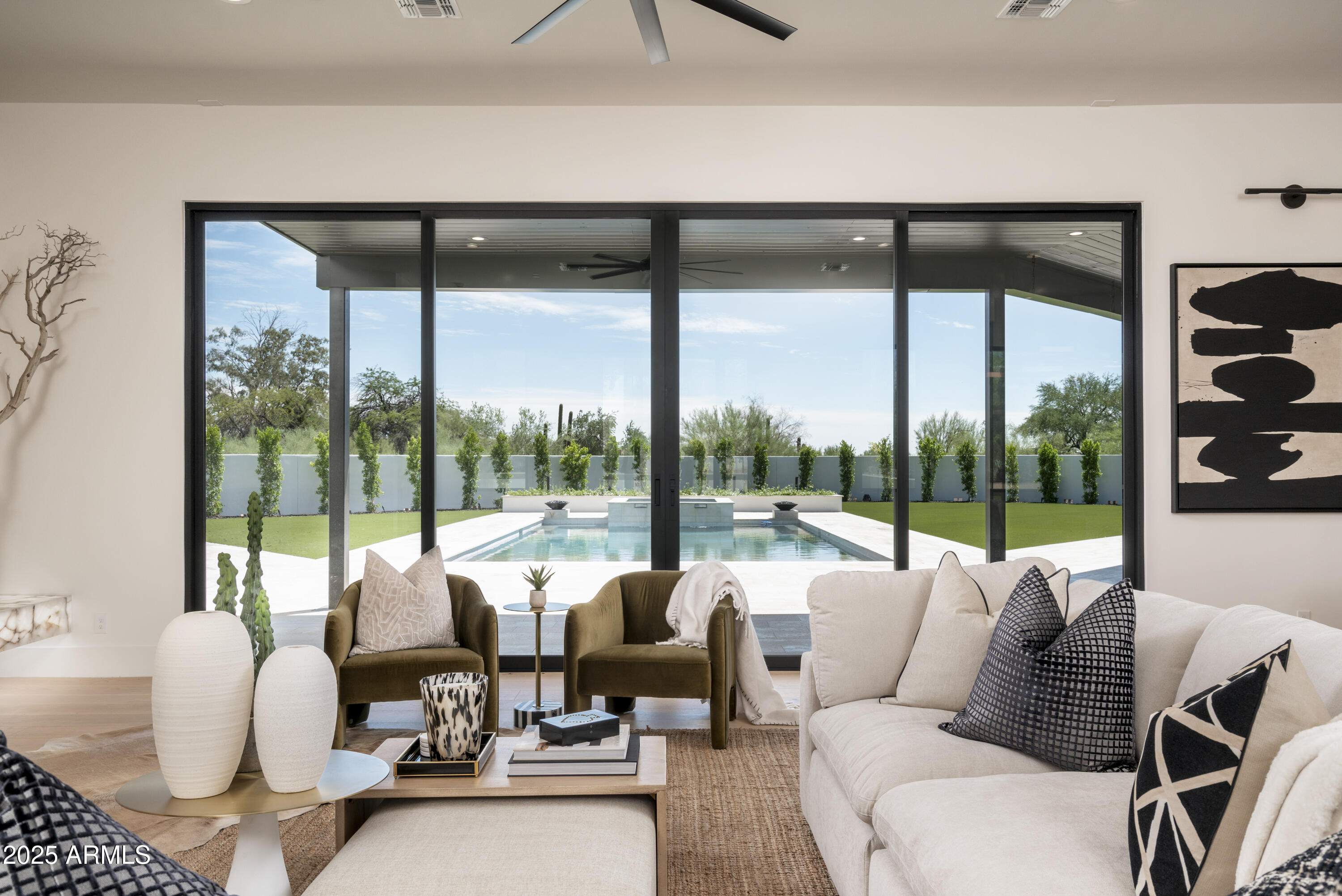 PINNACLE PARADISE - Residential