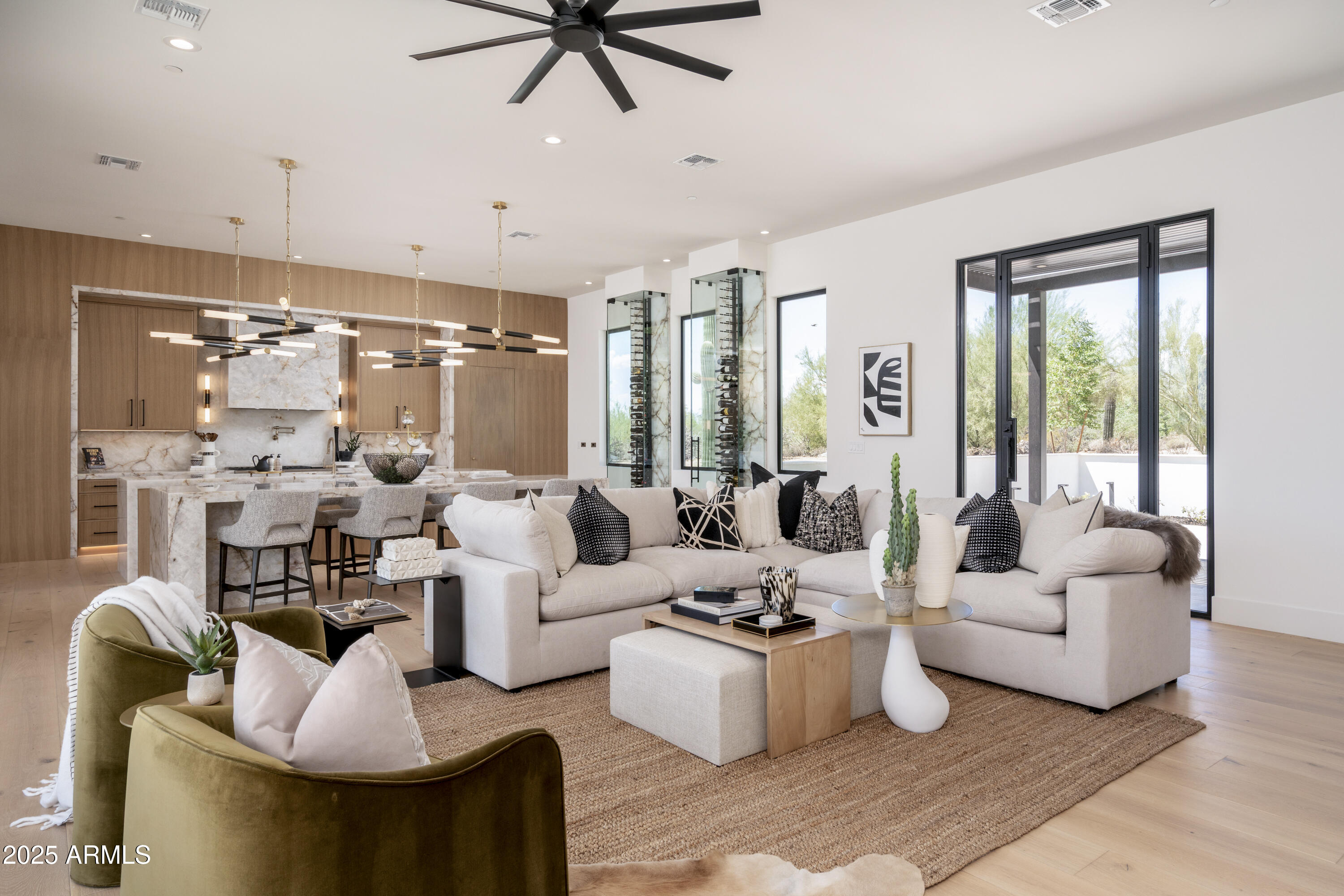 PINNACLE PARADISE - Residential
