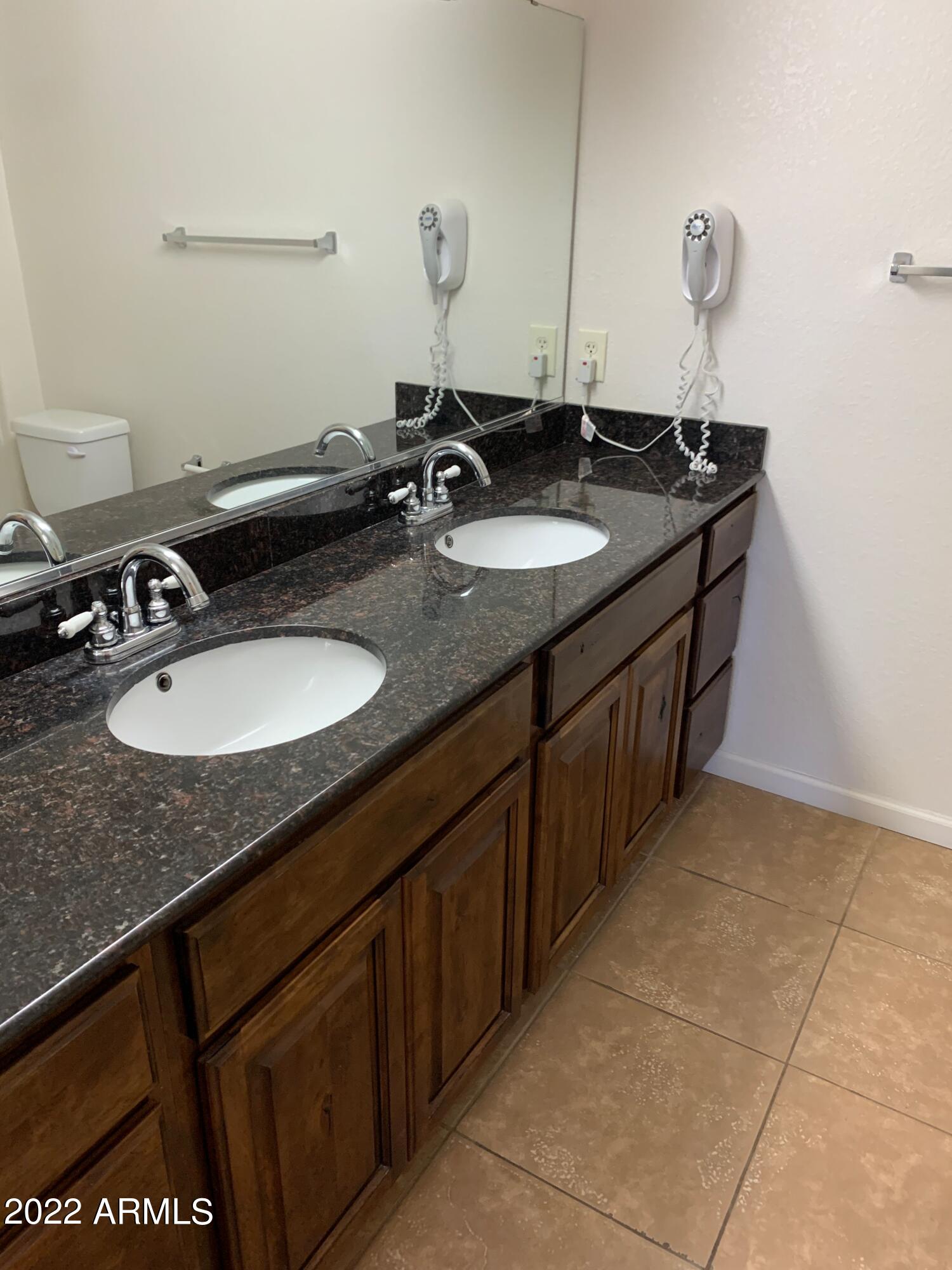 CASA ANTIGUA CONDOMINIUMS - Residential Lease