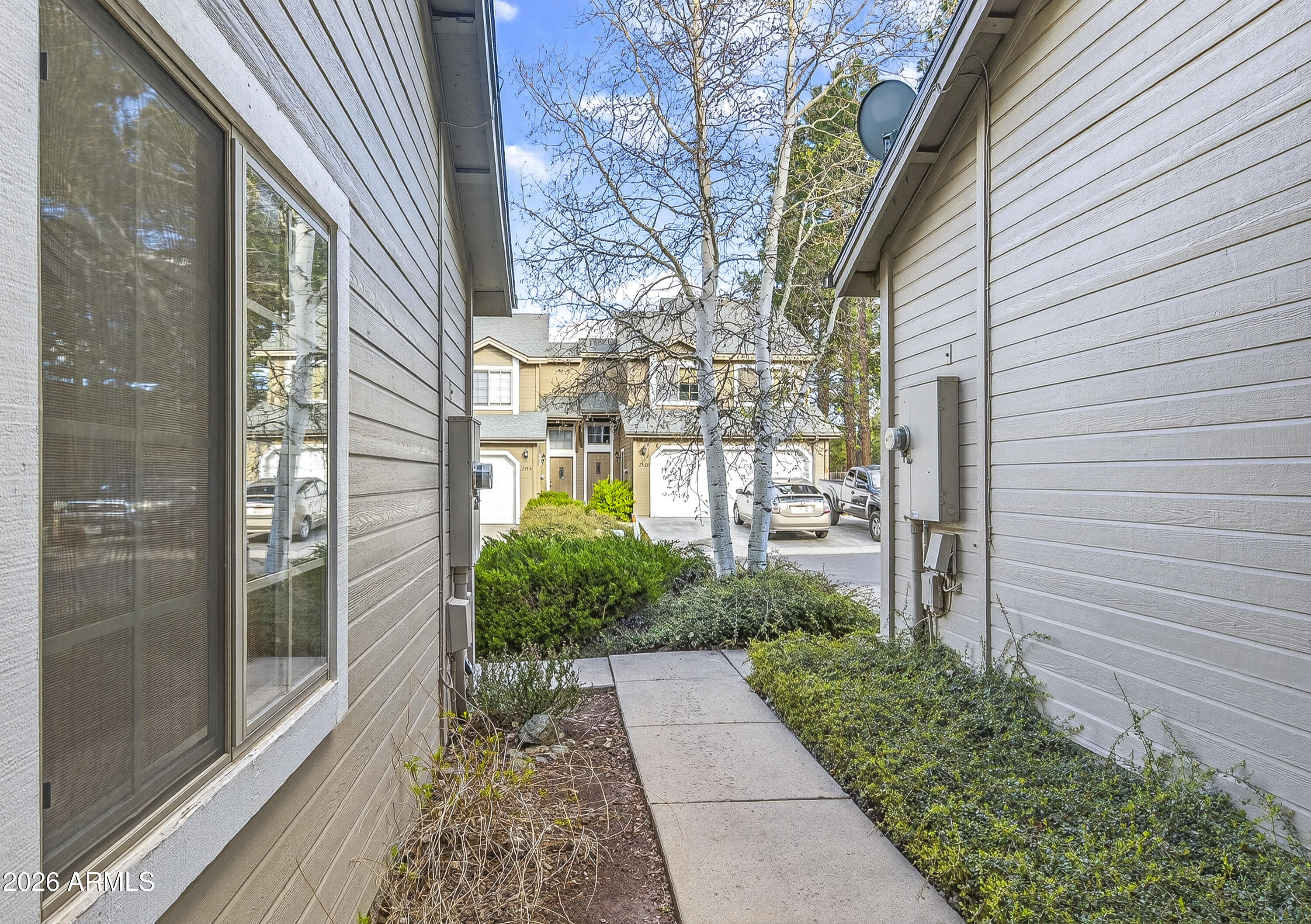 TOWNHOMES AT BOULDER POINTE 2 - Residential