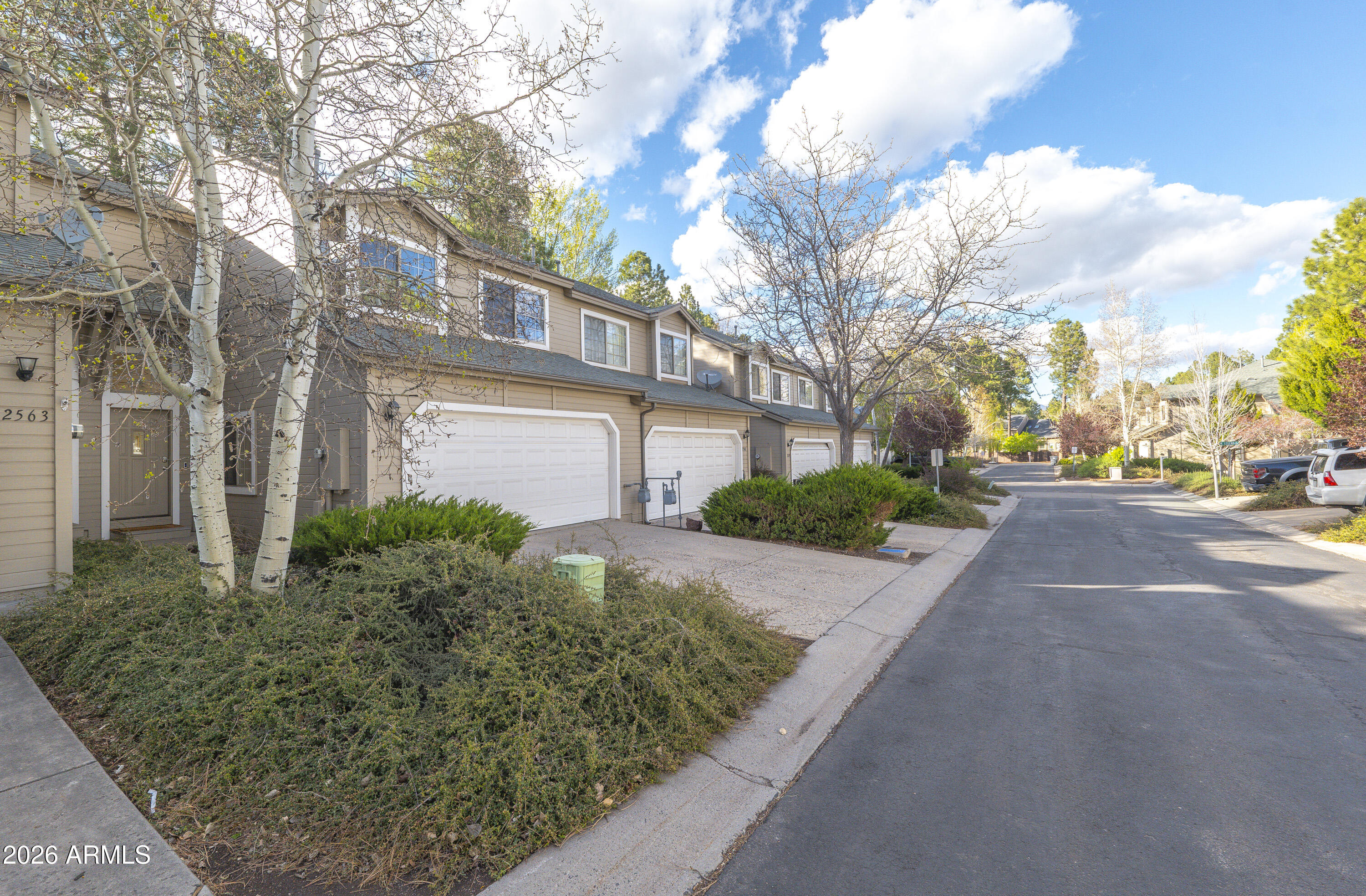 TOWNHOMES AT BOULDER POINTE 2 - Residential