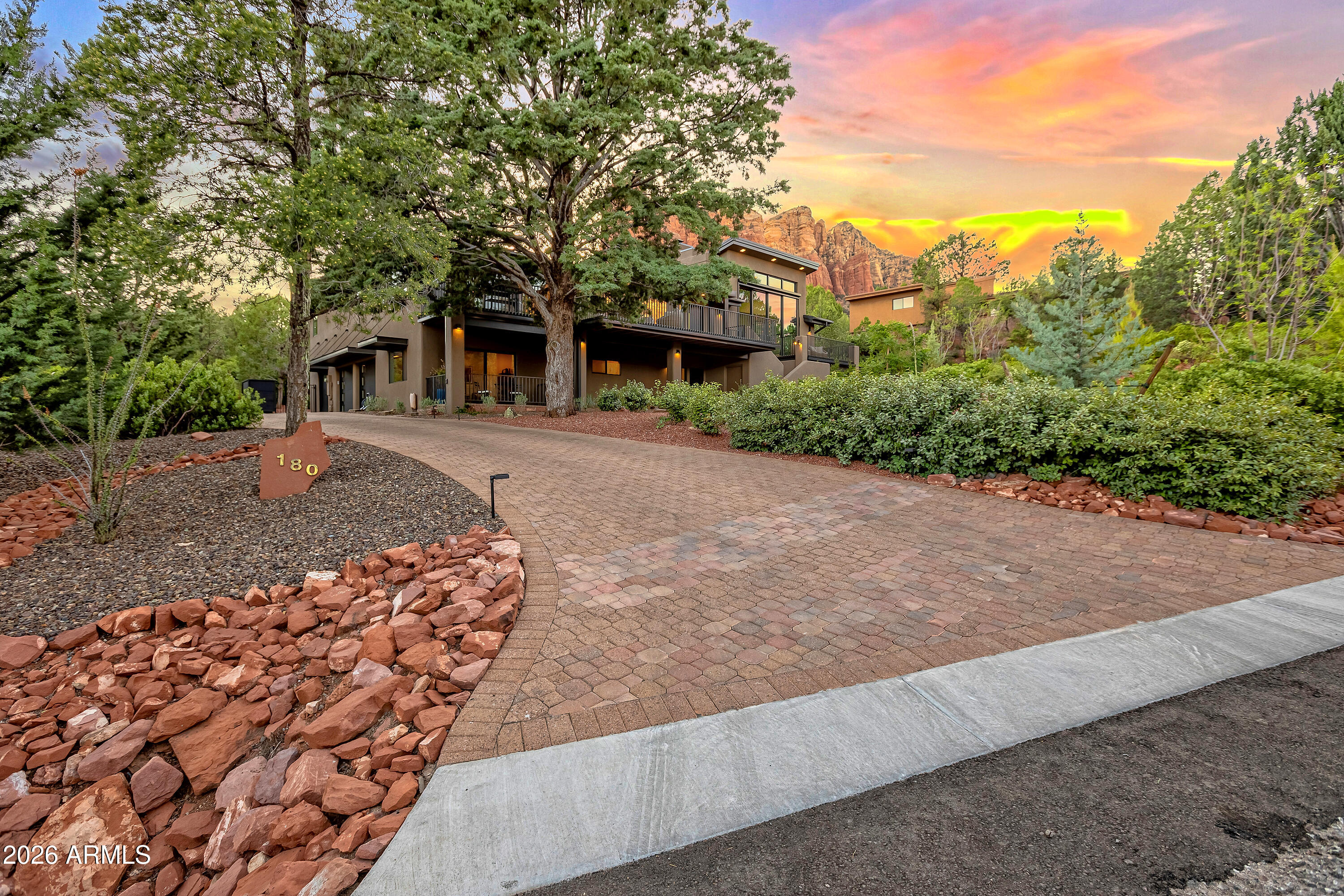 RIM SHADOWS - Residential