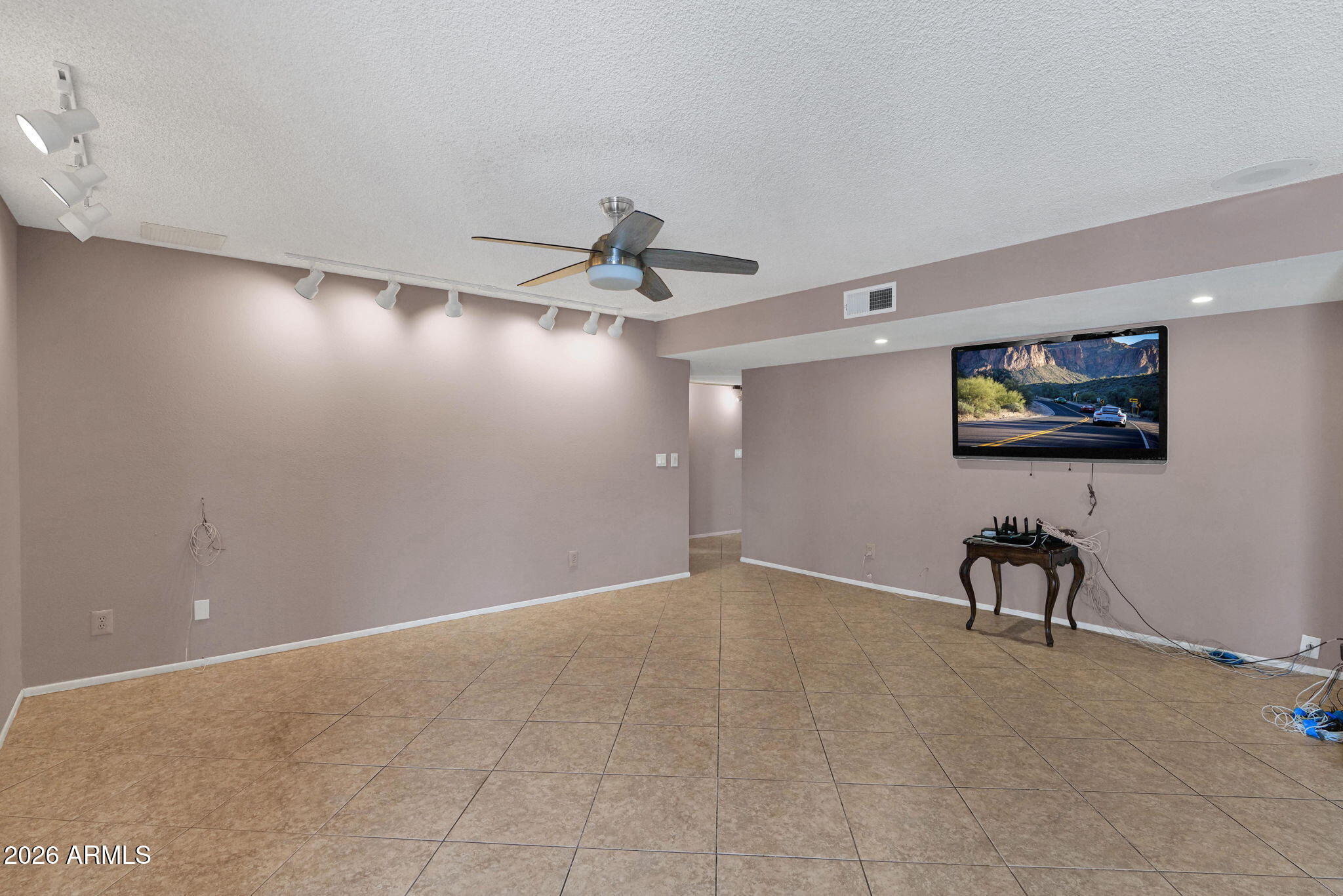 ROYAL ESTATES WEST 4 - Residential