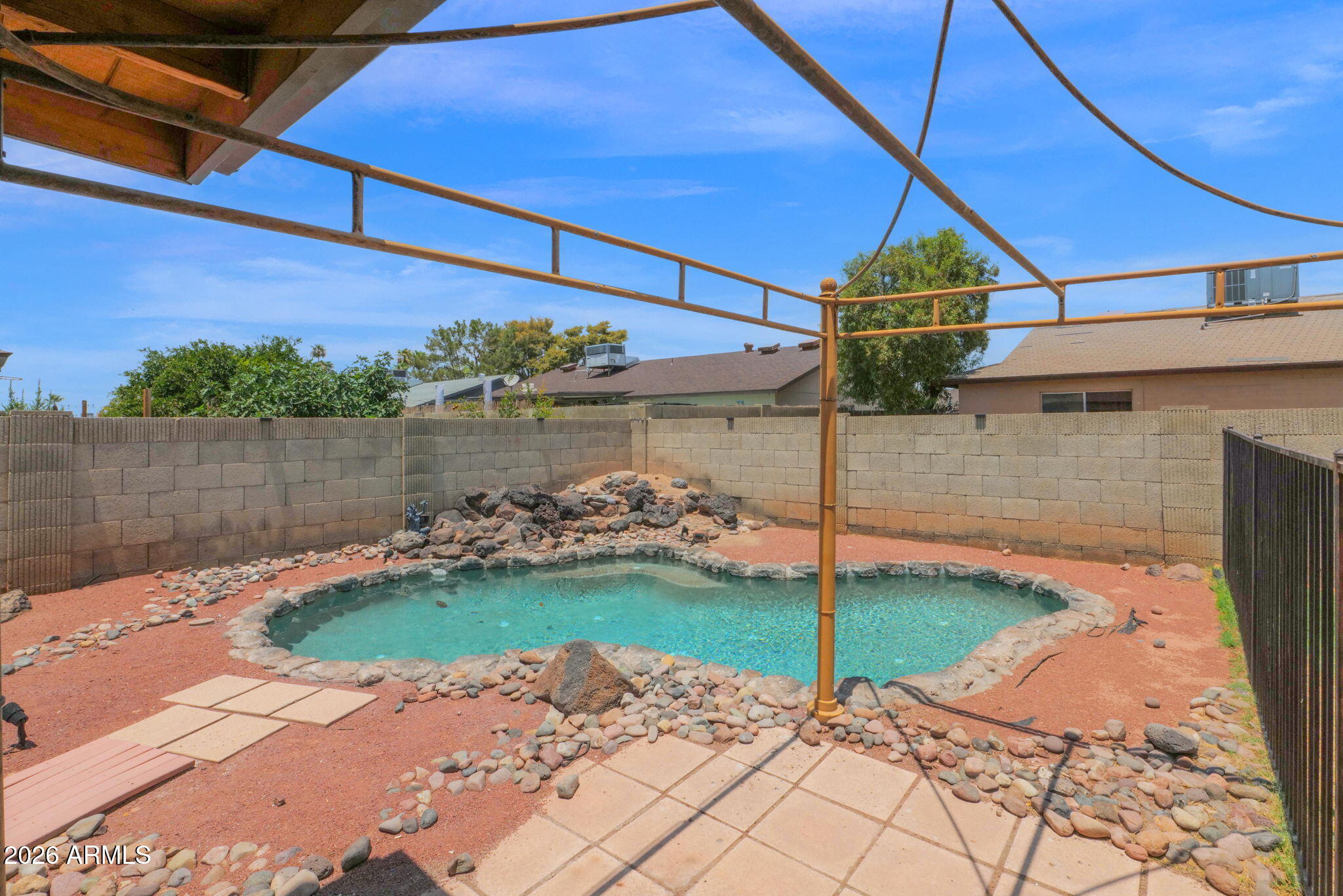 ROYAL ESTATES WEST 4 - Residential