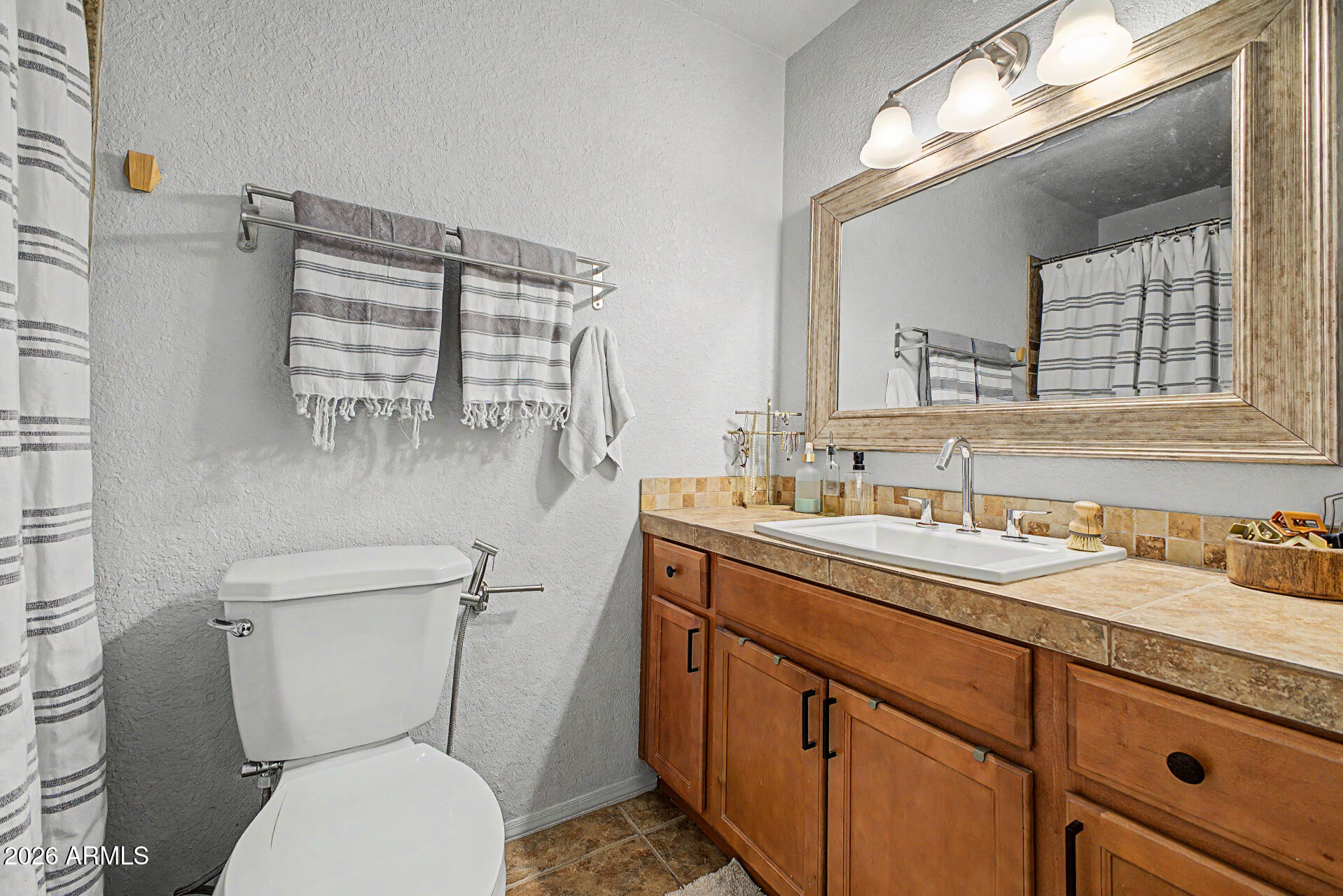 LAS DOS CASITAS CONDOMINIUMS - Residential Income