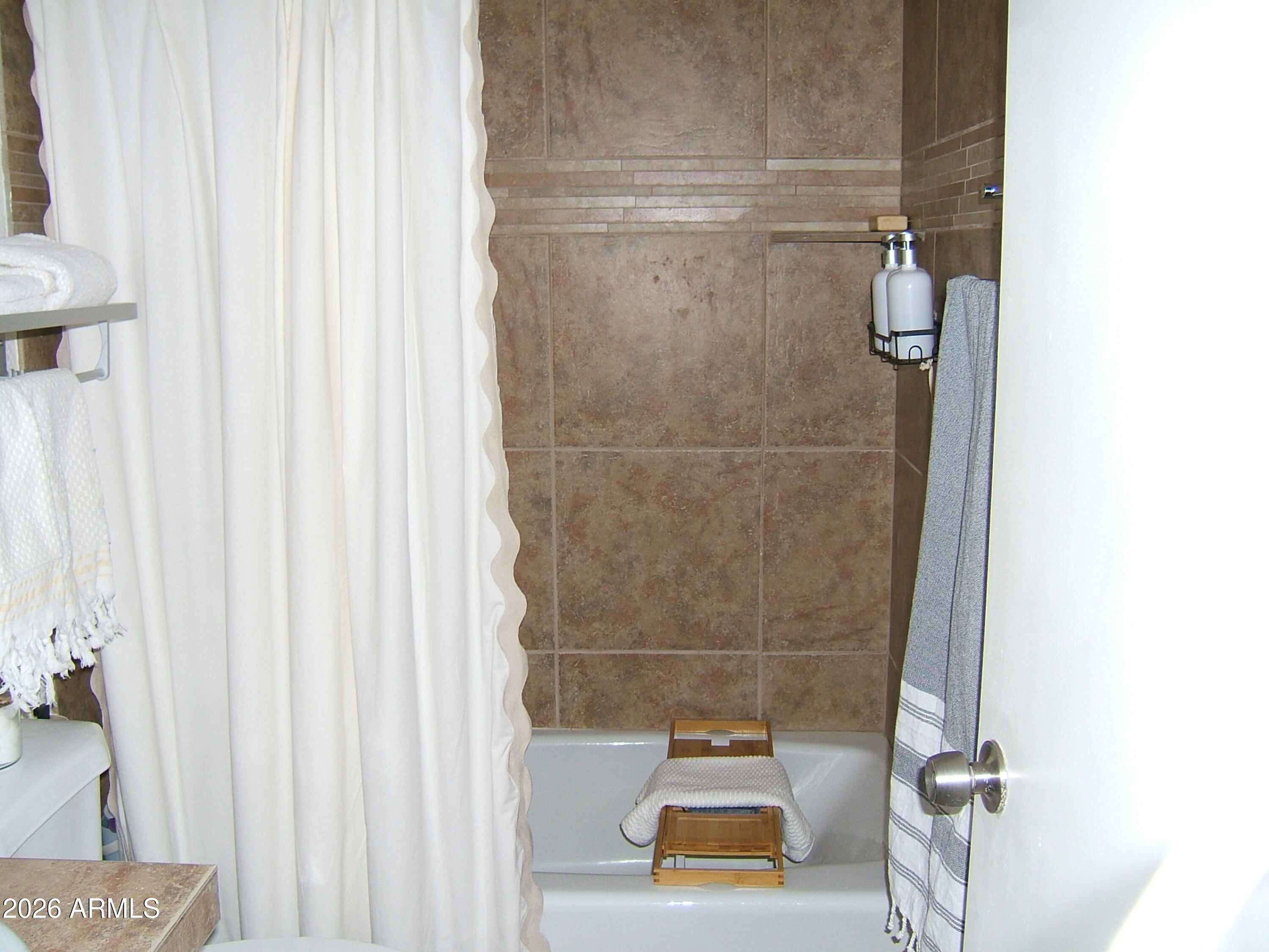 LAS DOS CASITAS CONDOMINIUMS - Residential Income