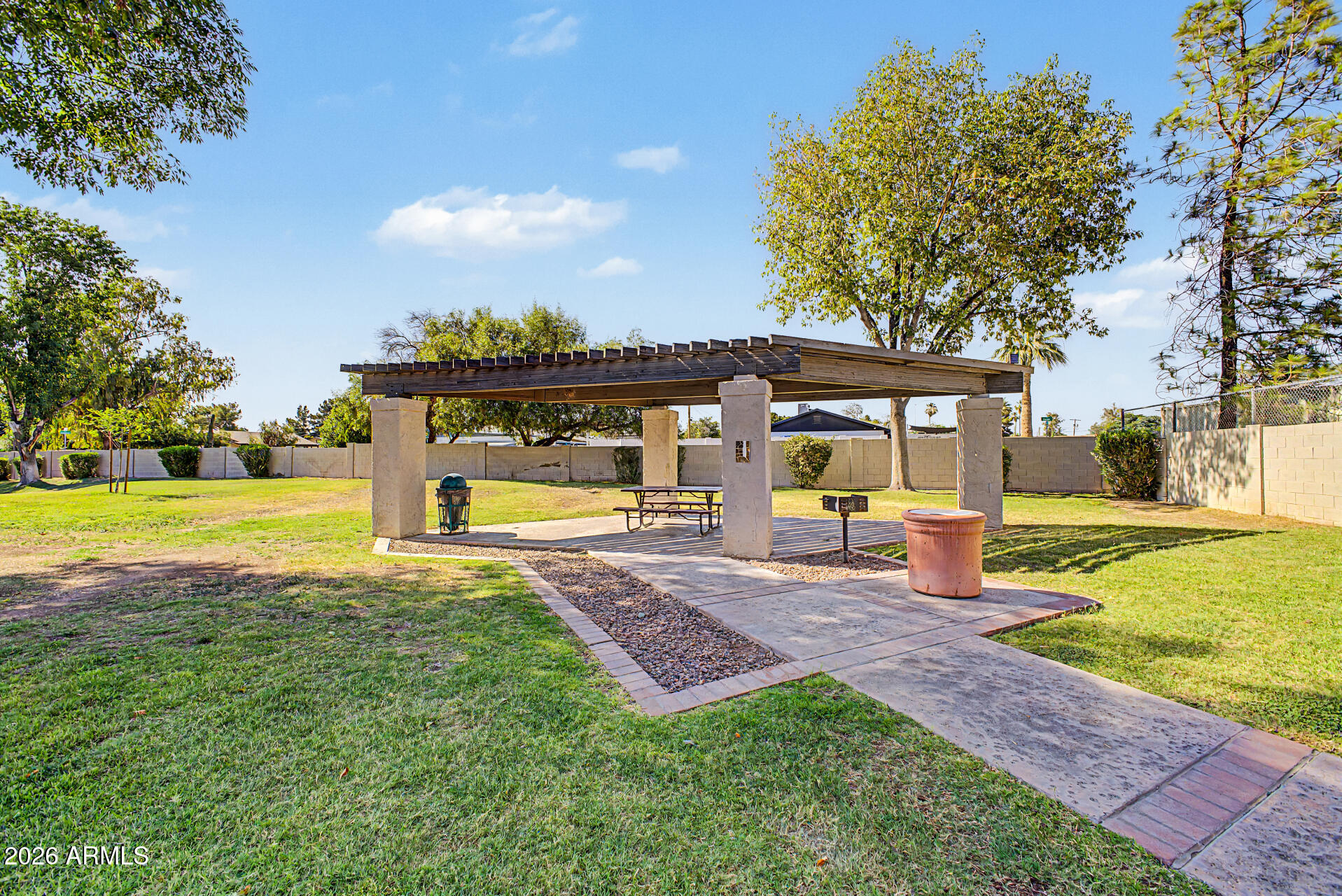 EASTWOOD PARK - Residential