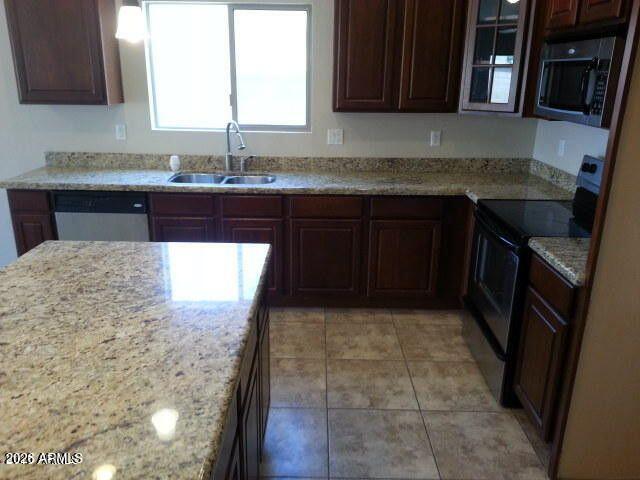 SHAMROCK ESTATES PHASE 2A - Residential Lease
