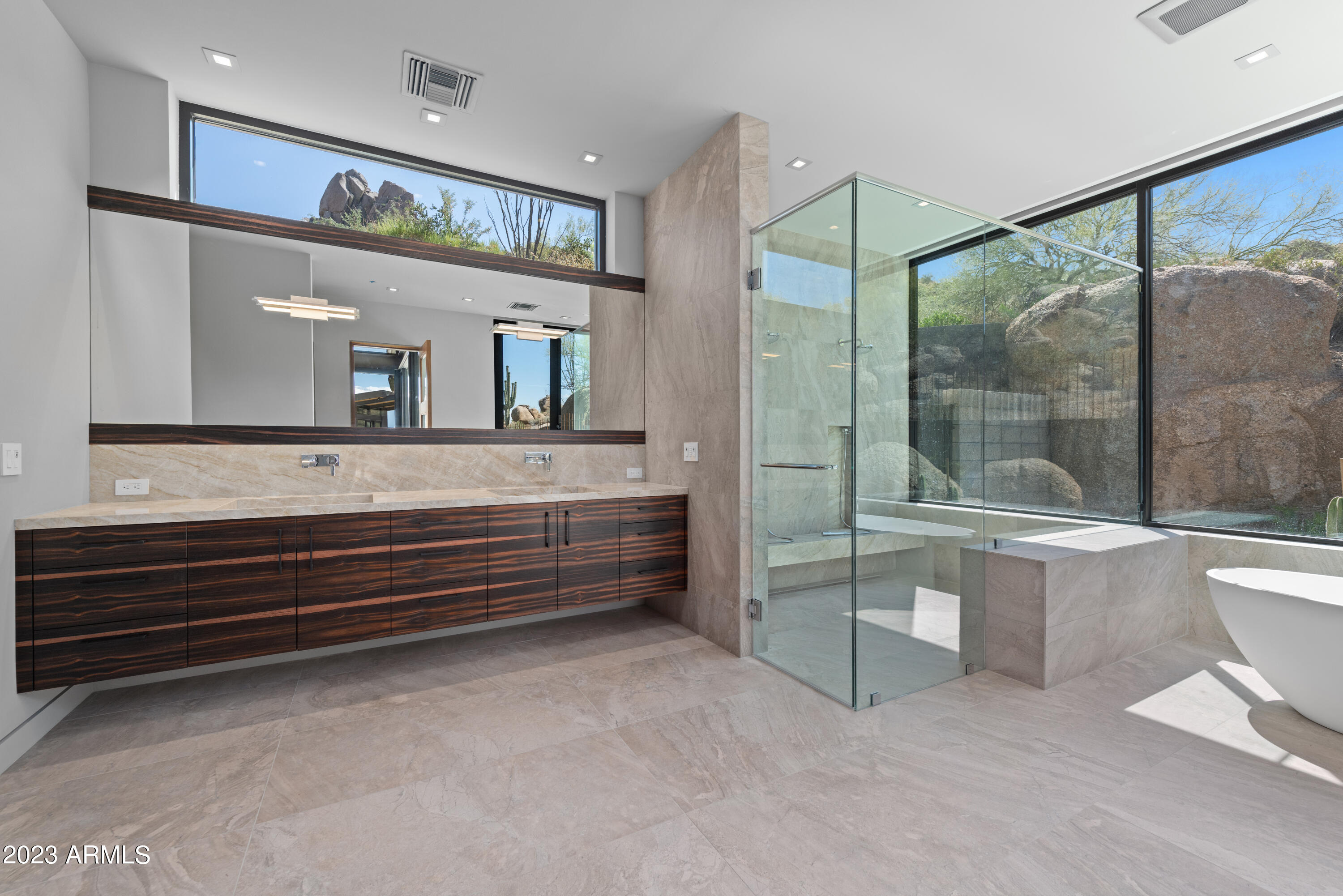 ESTANCIA - Residential