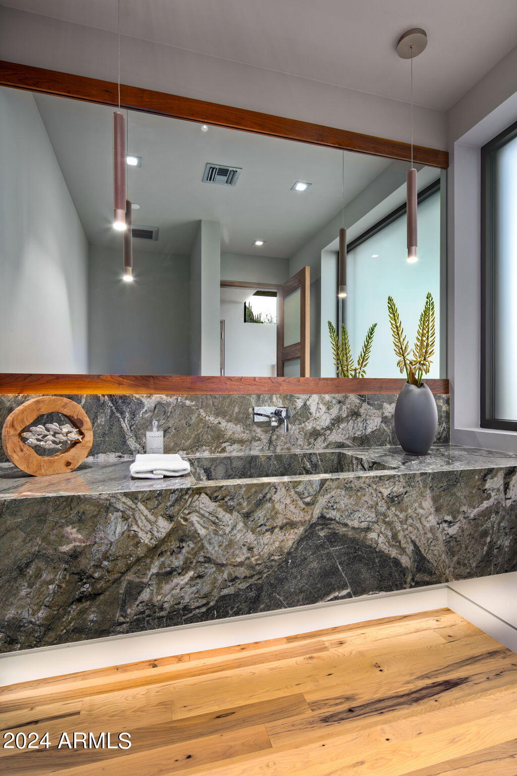 ESTANCIA - Residential