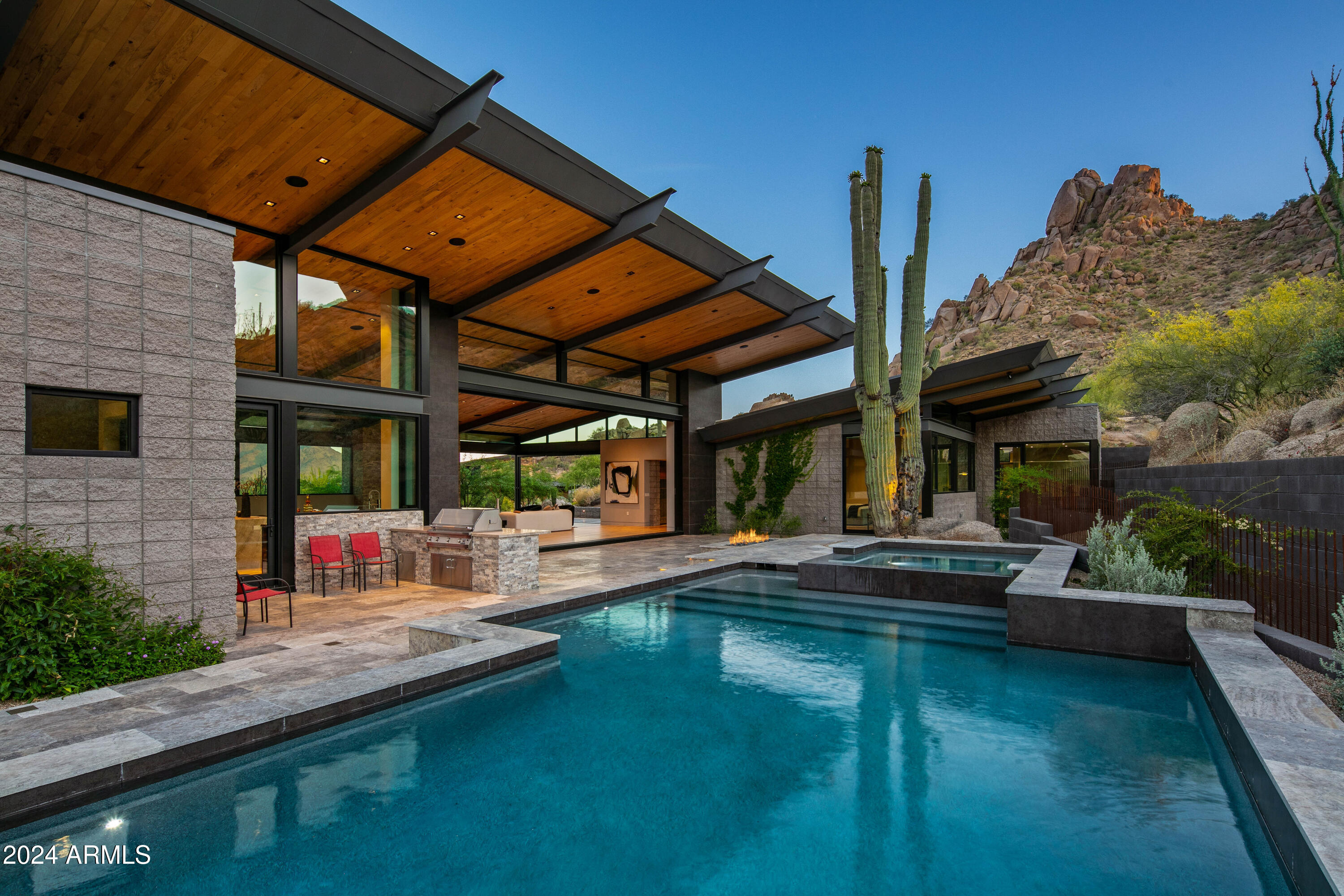 ESTANCIA - Residential