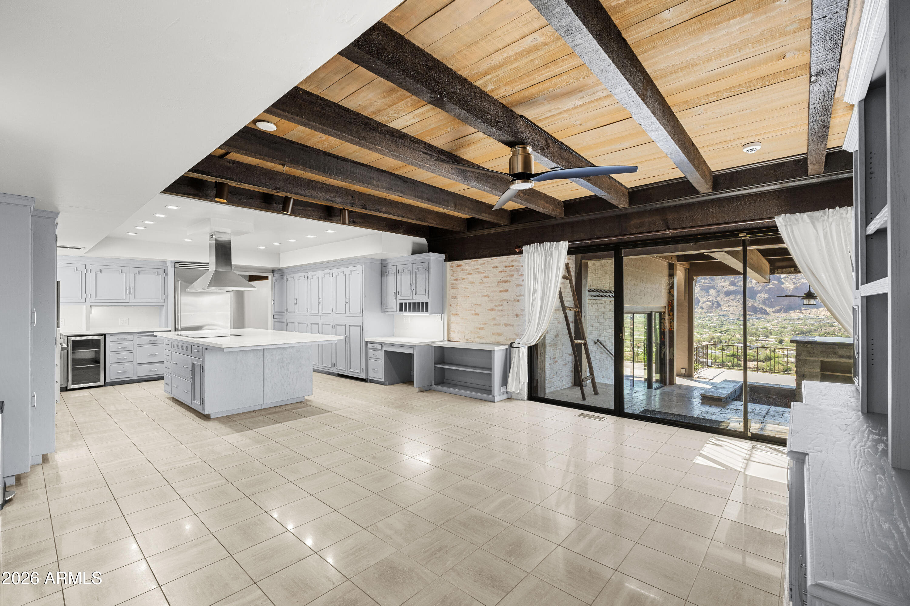 PARADISE HIGHLANDS - Residential