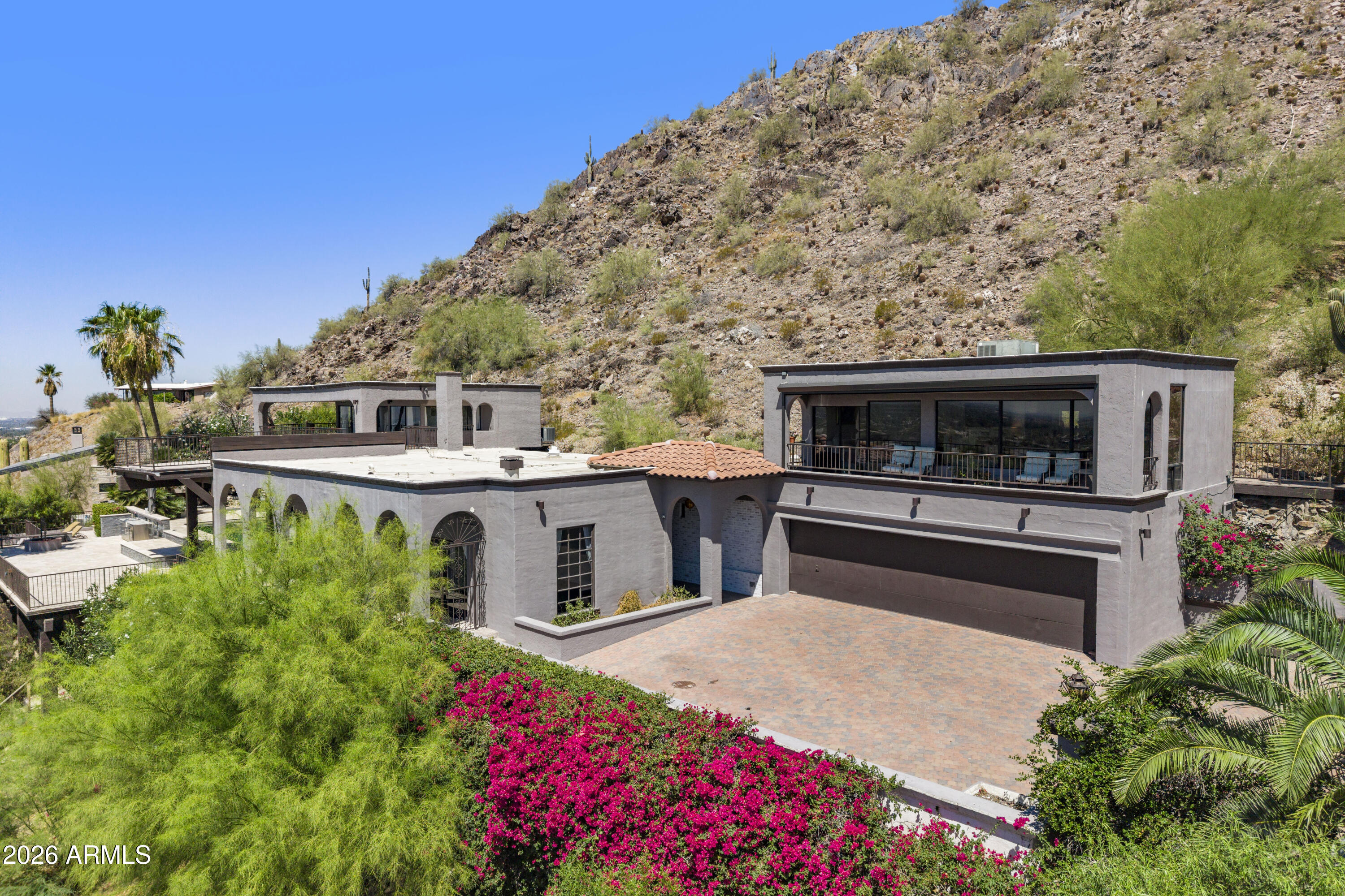 PARADISE HIGHLANDS - Residential