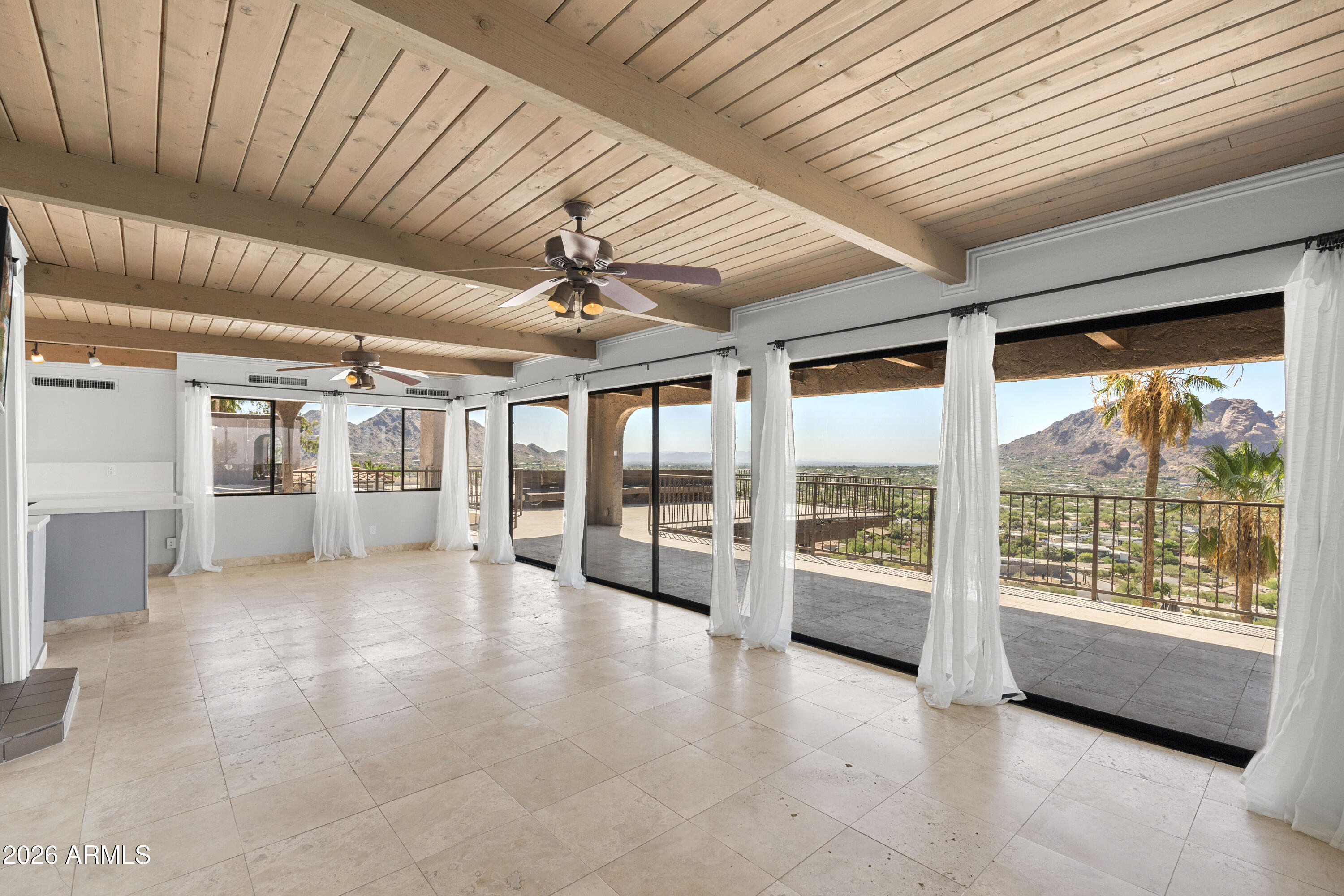 PARADISE HIGHLANDS - Residential