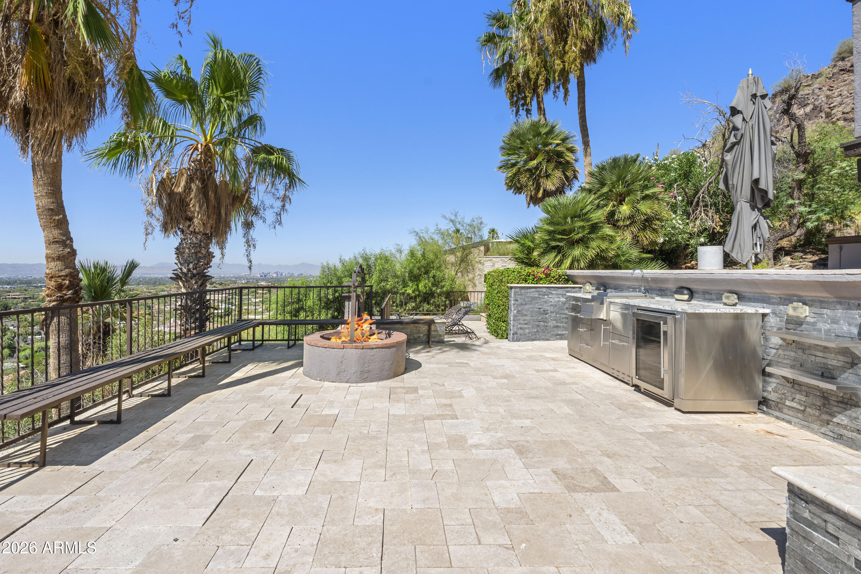 PARADISE HIGHLANDS - Residential