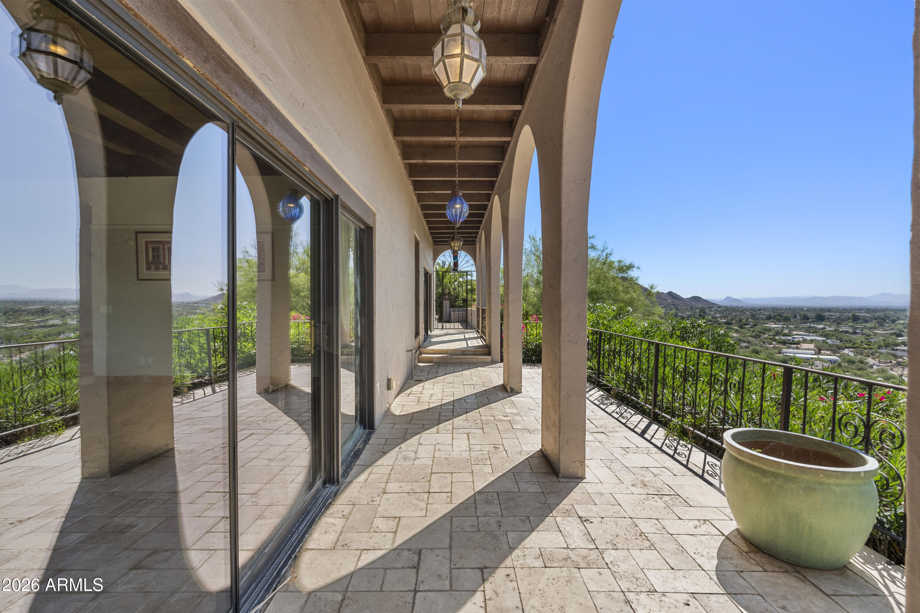 PARADISE HIGHLANDS - Residential