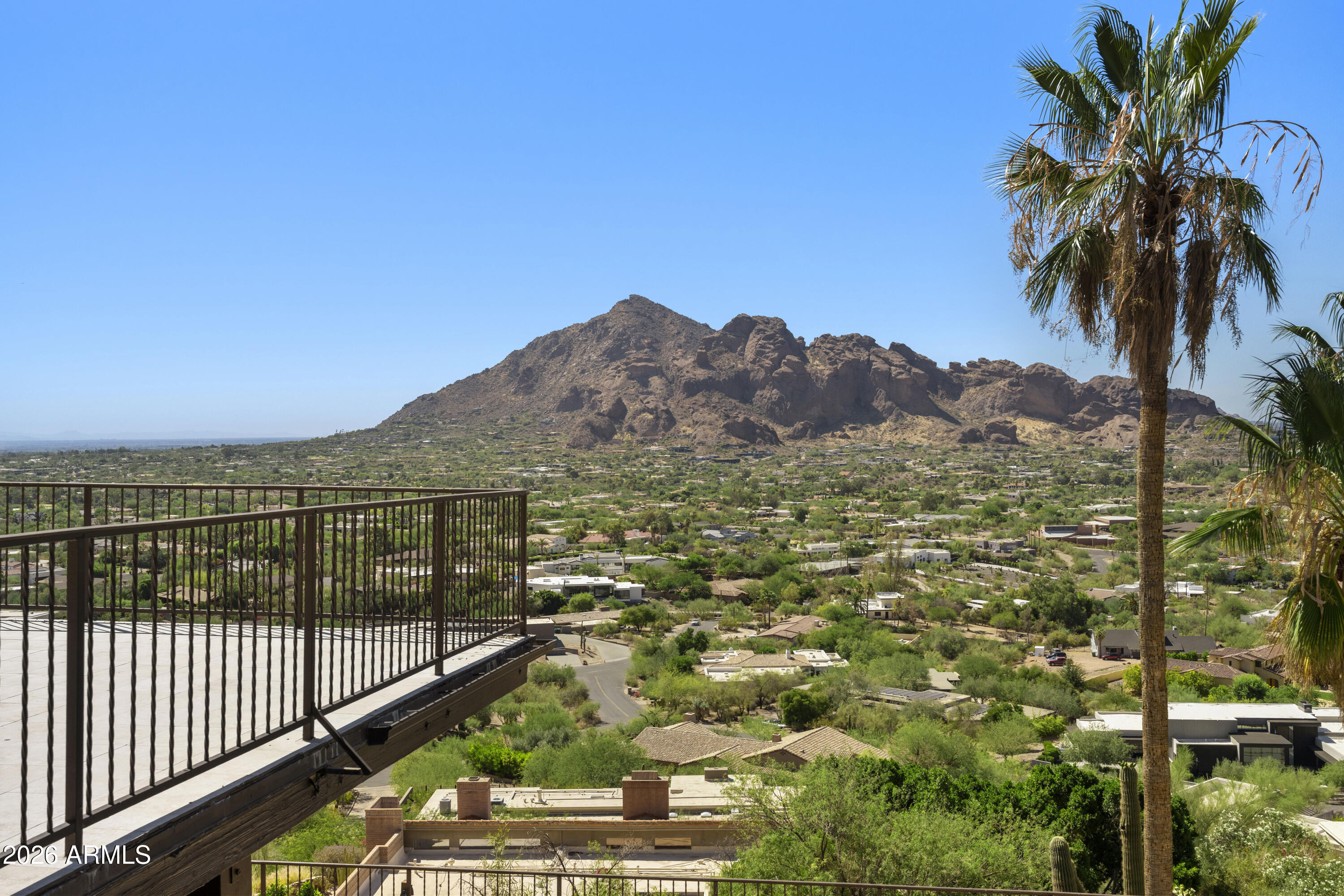 PARADISE HIGHLANDS - Residential