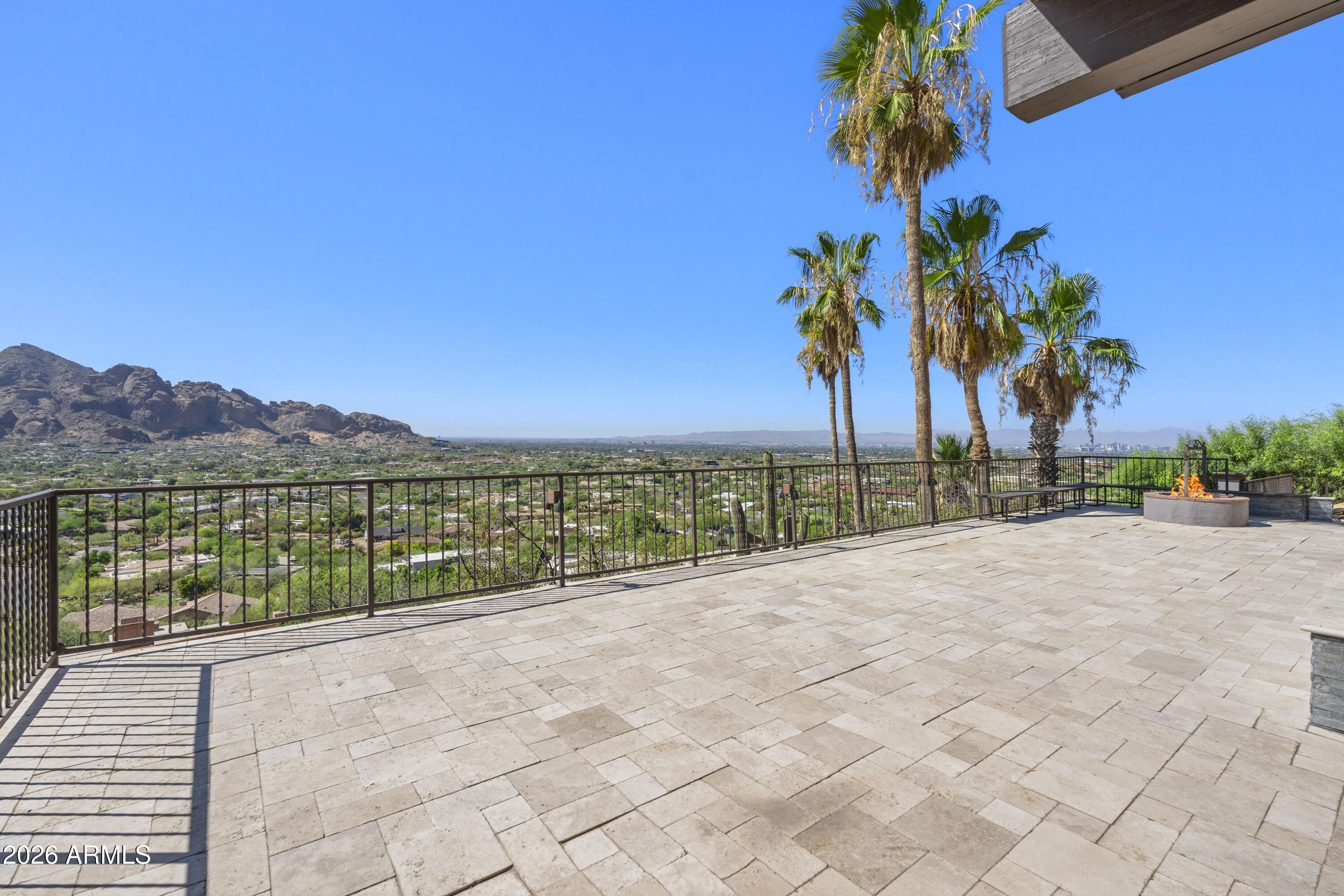 PARADISE HIGHLANDS - Residential