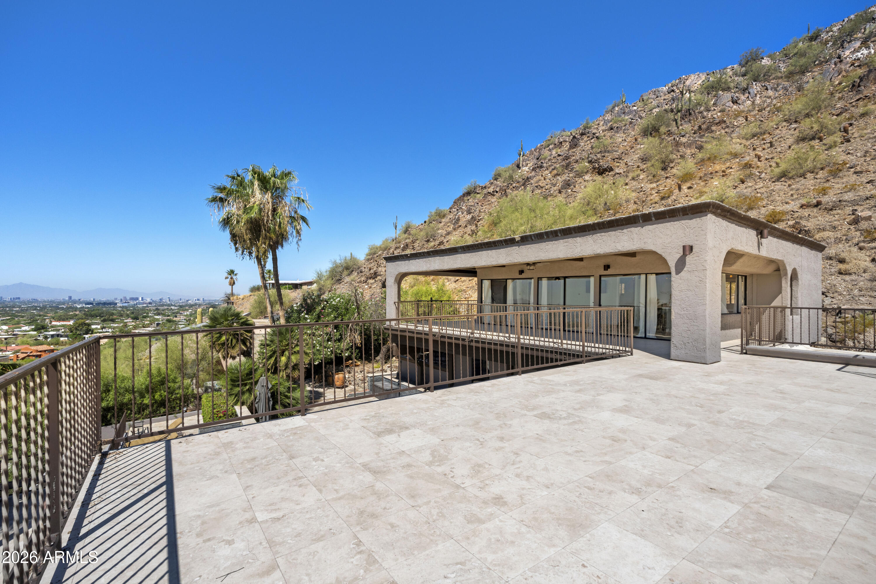 PARADISE HIGHLANDS - Residential