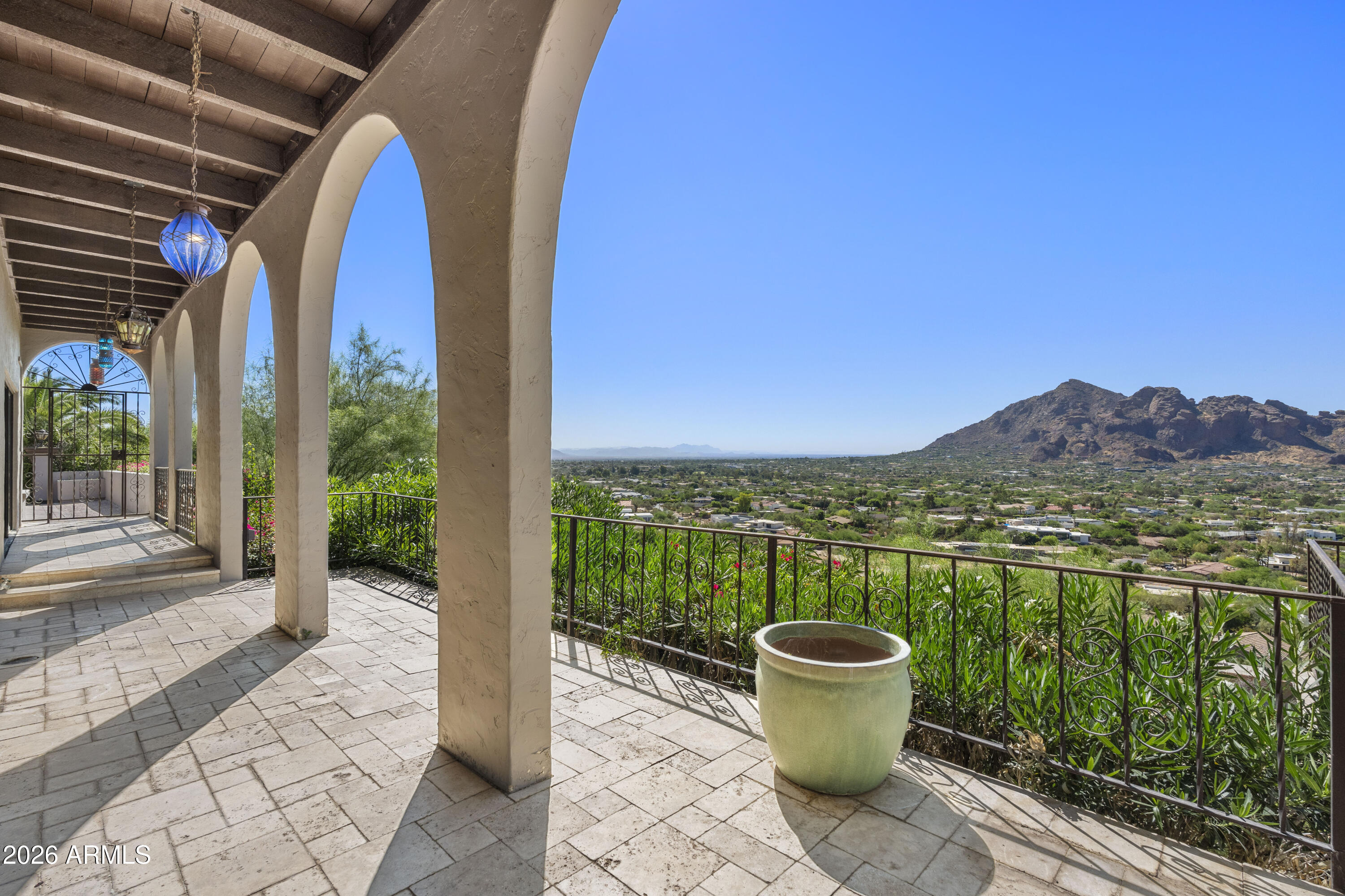 PARADISE HIGHLANDS - Residential