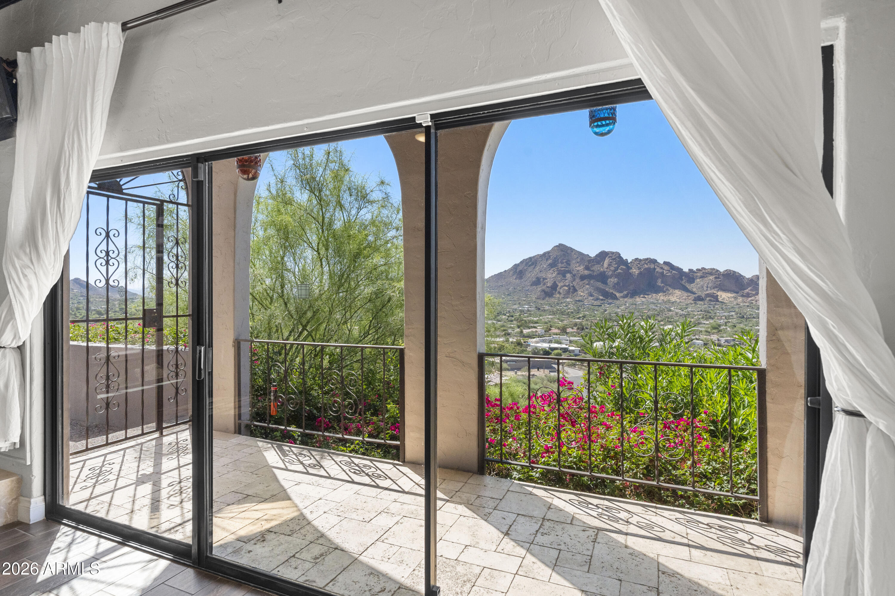 PARADISE HIGHLANDS - Residential