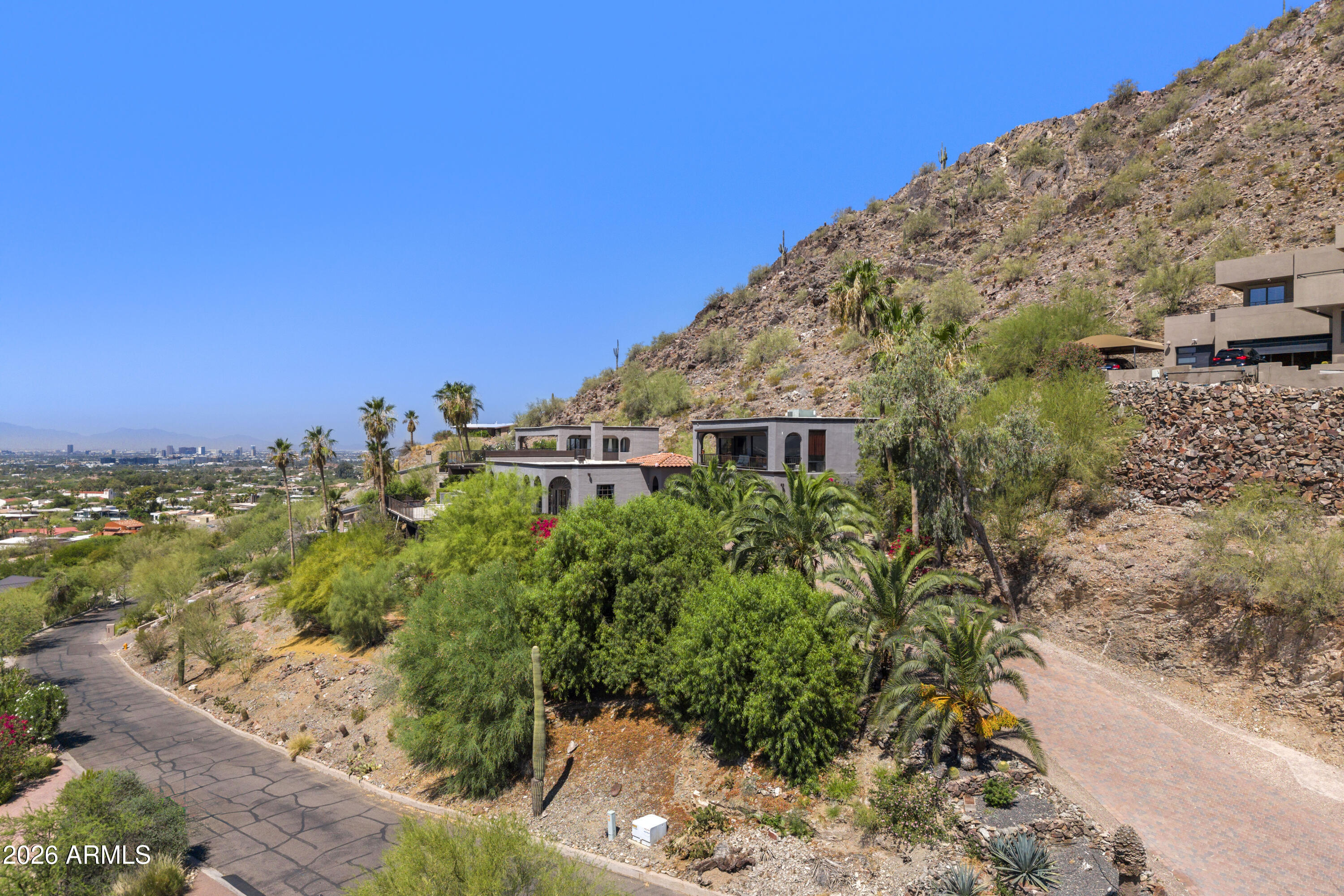 PARADISE HIGHLANDS - Residential