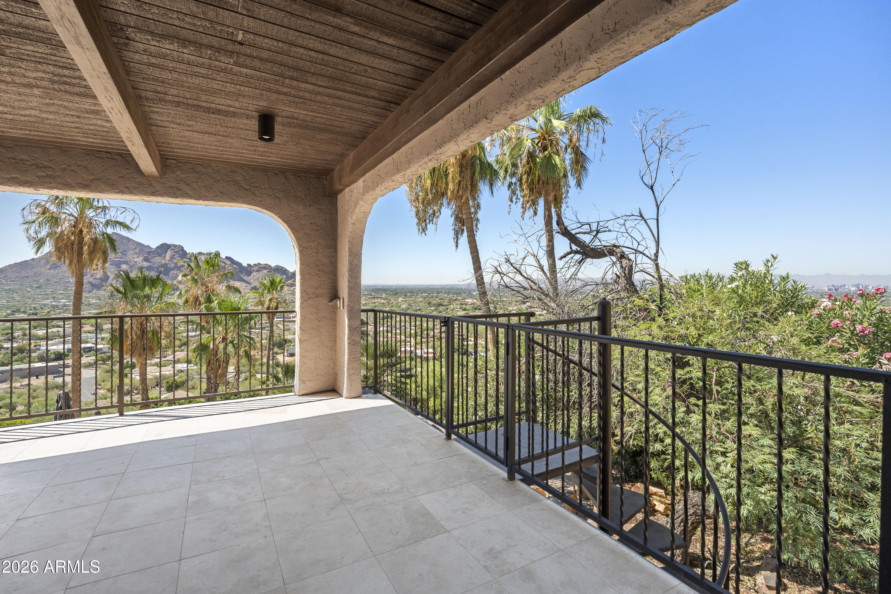 PARADISE HIGHLANDS - Residential
